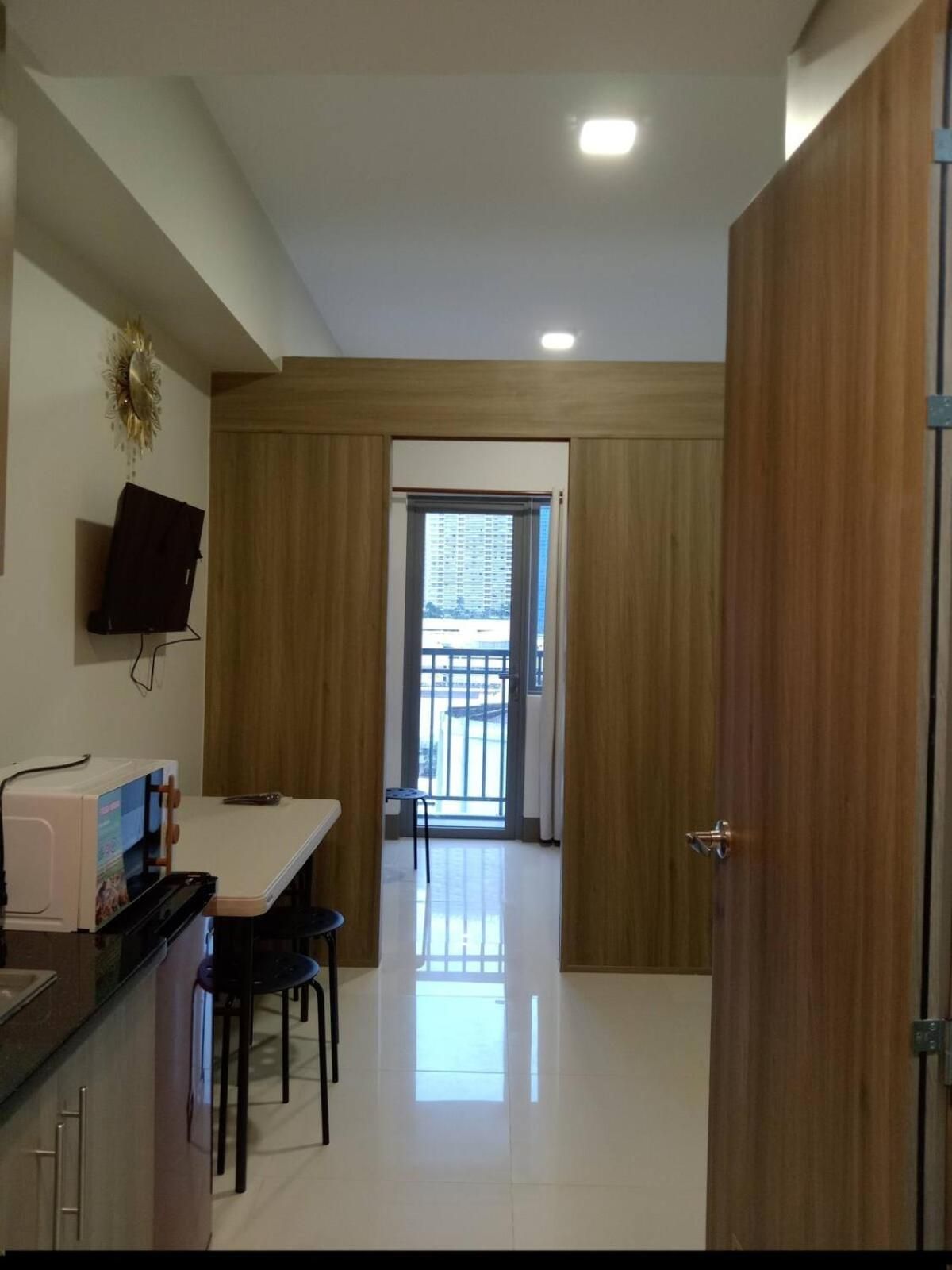 Studio with Balcony
