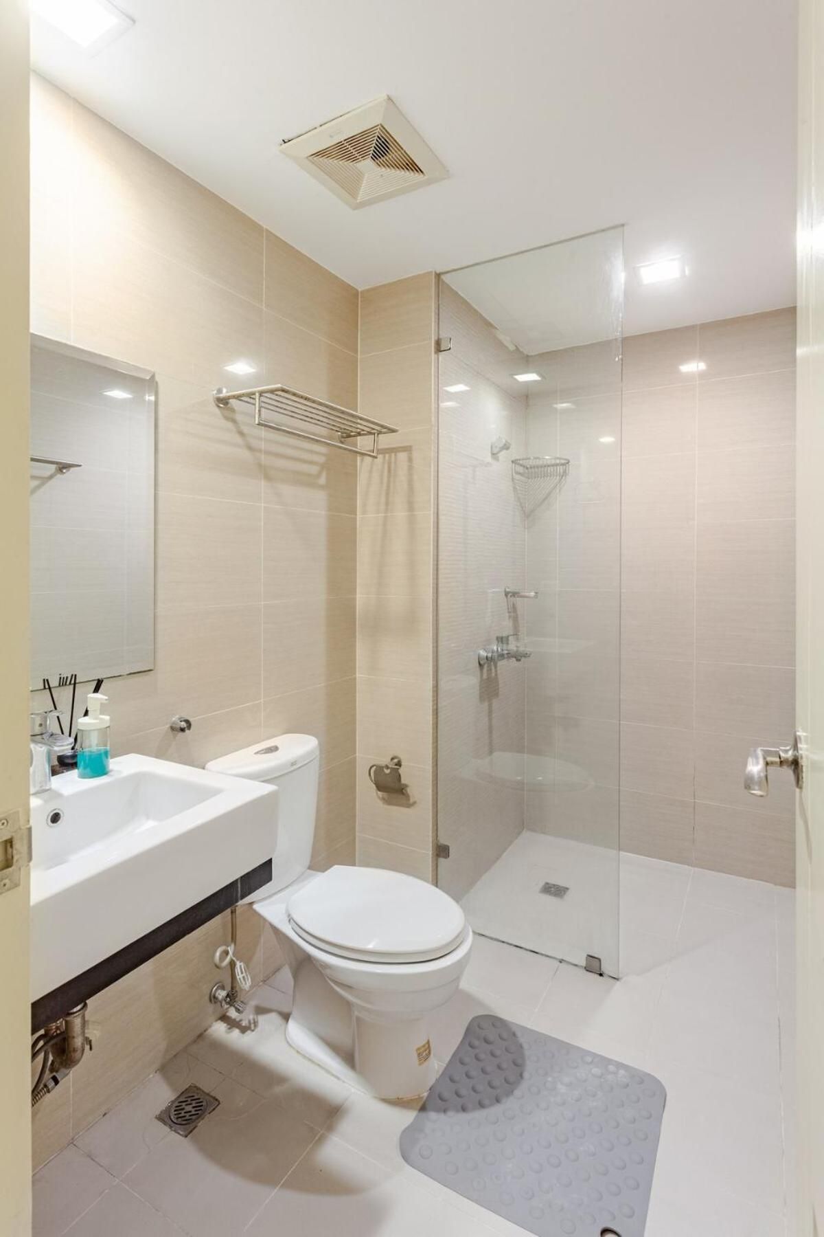 Studio Apartment with Balcony