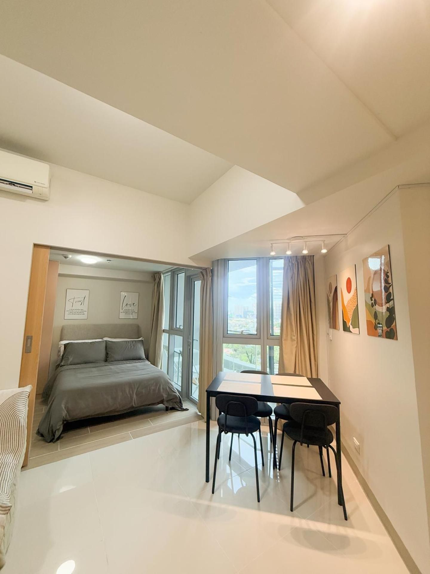 Apartment with City View