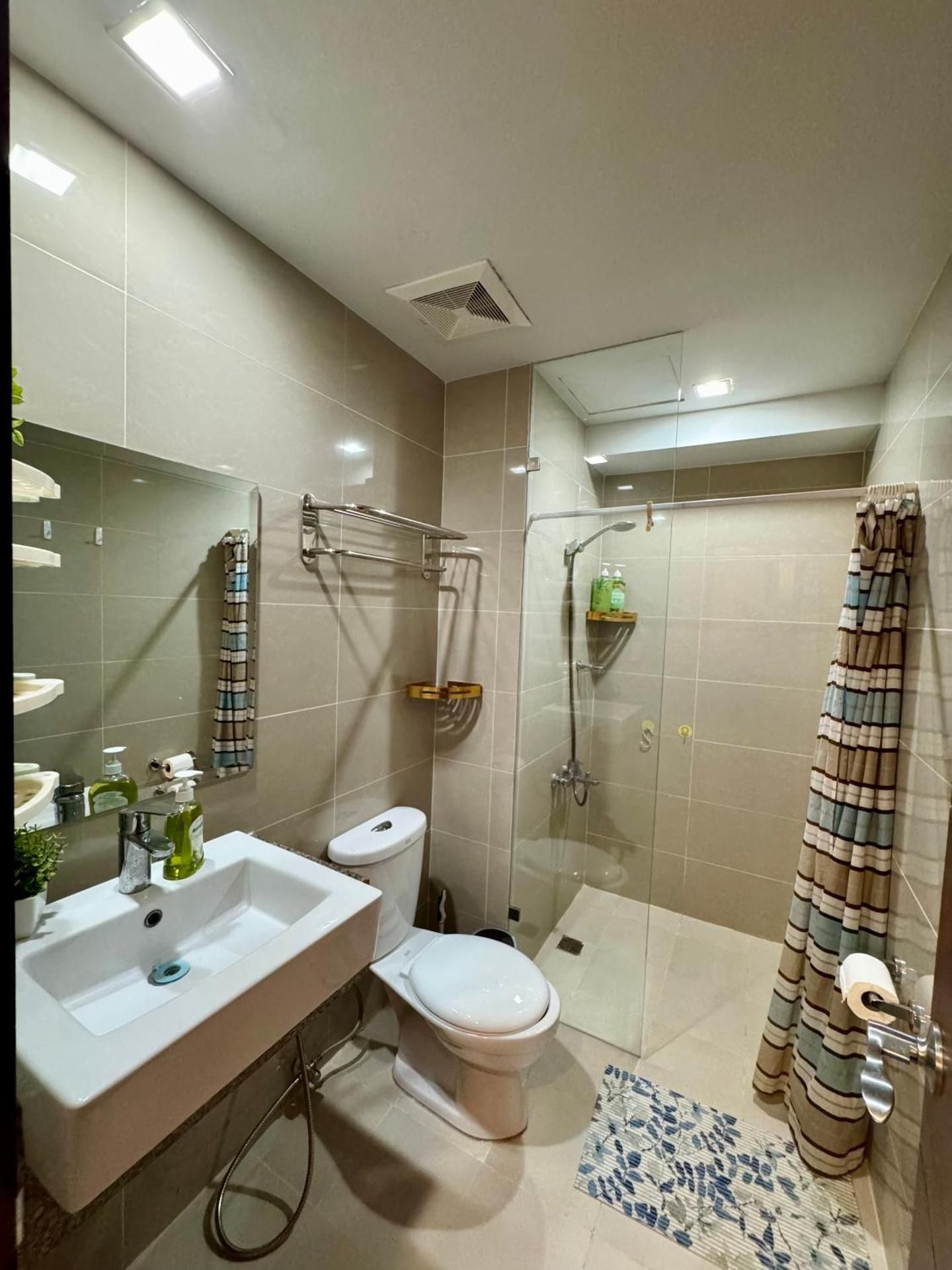 Two-Bedroom Apartment with City View