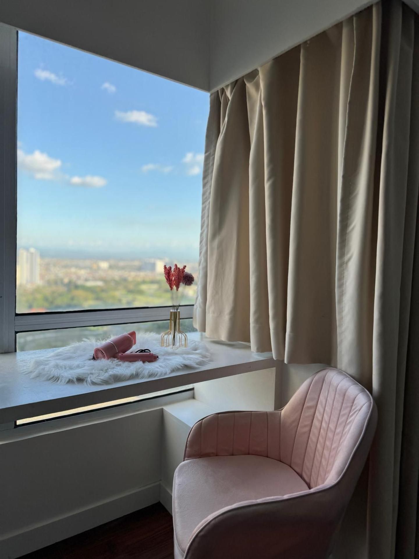 Family Two-Bedroom Apartment with View