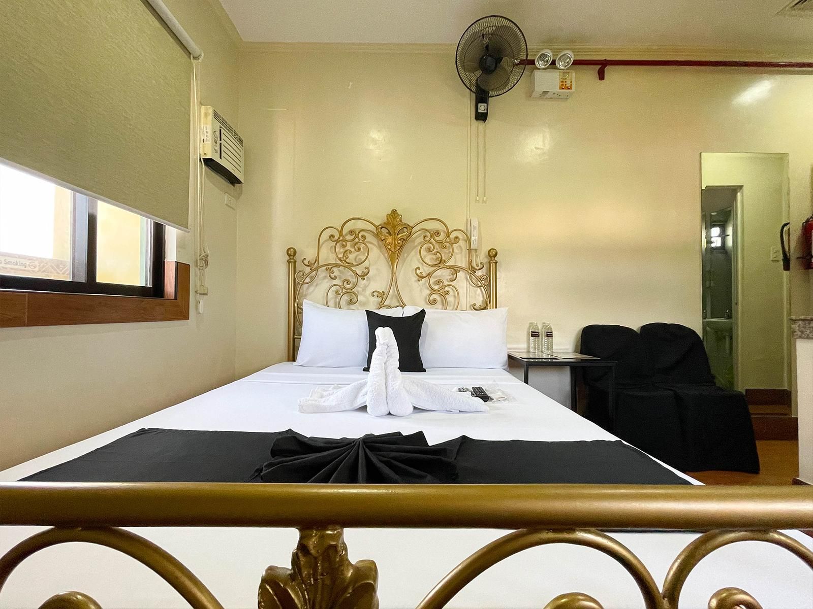 Chanel Paris Hotel powered by Cocotel Standard Room