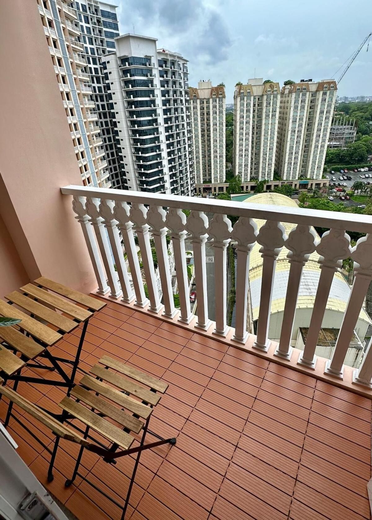 Apartment with Balcony