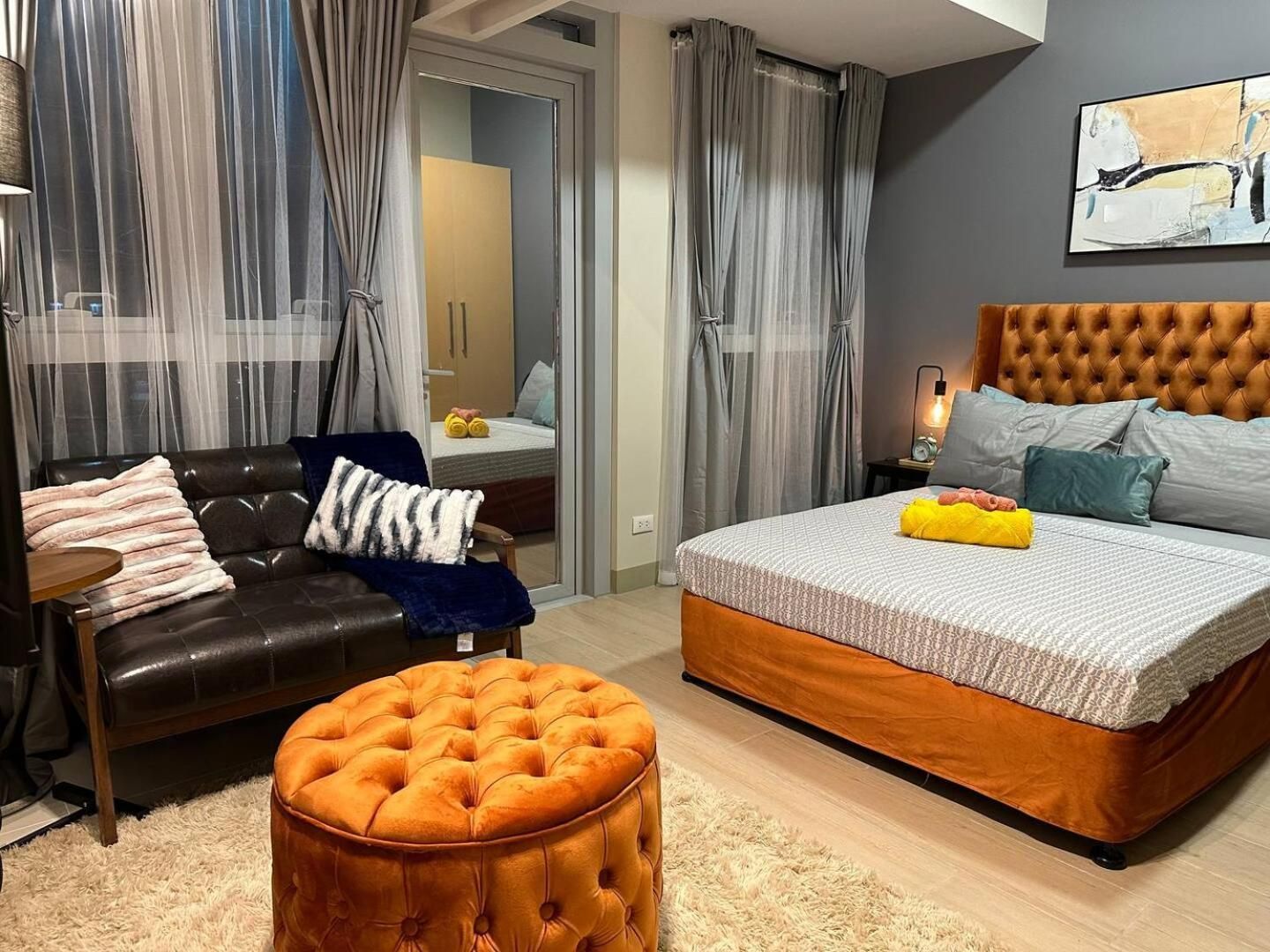 One-Bedroom Apartment with Balcony