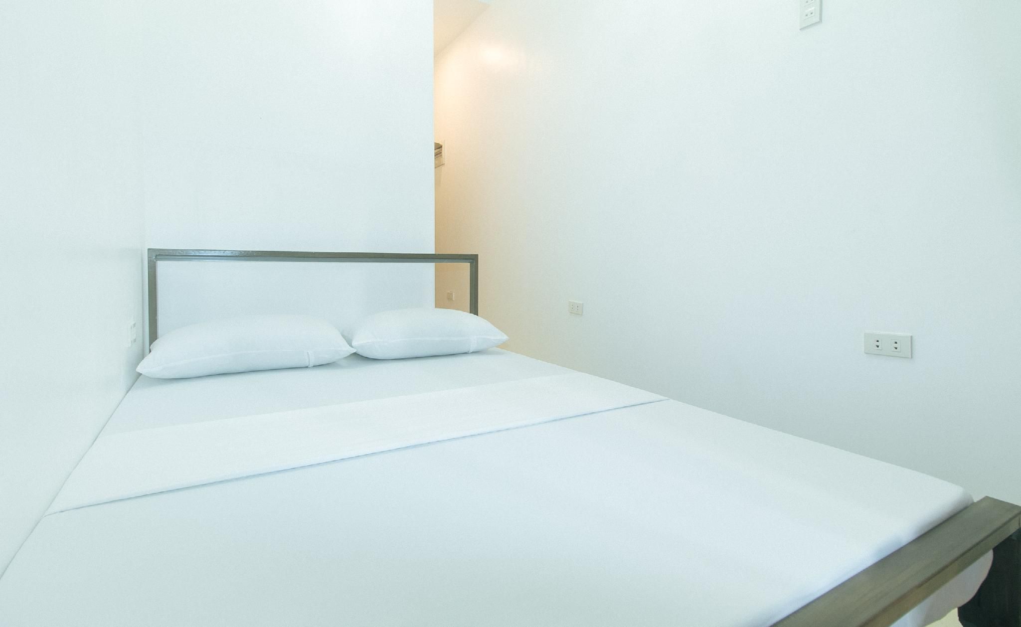 Standard Double Room with Shared Bathroom
