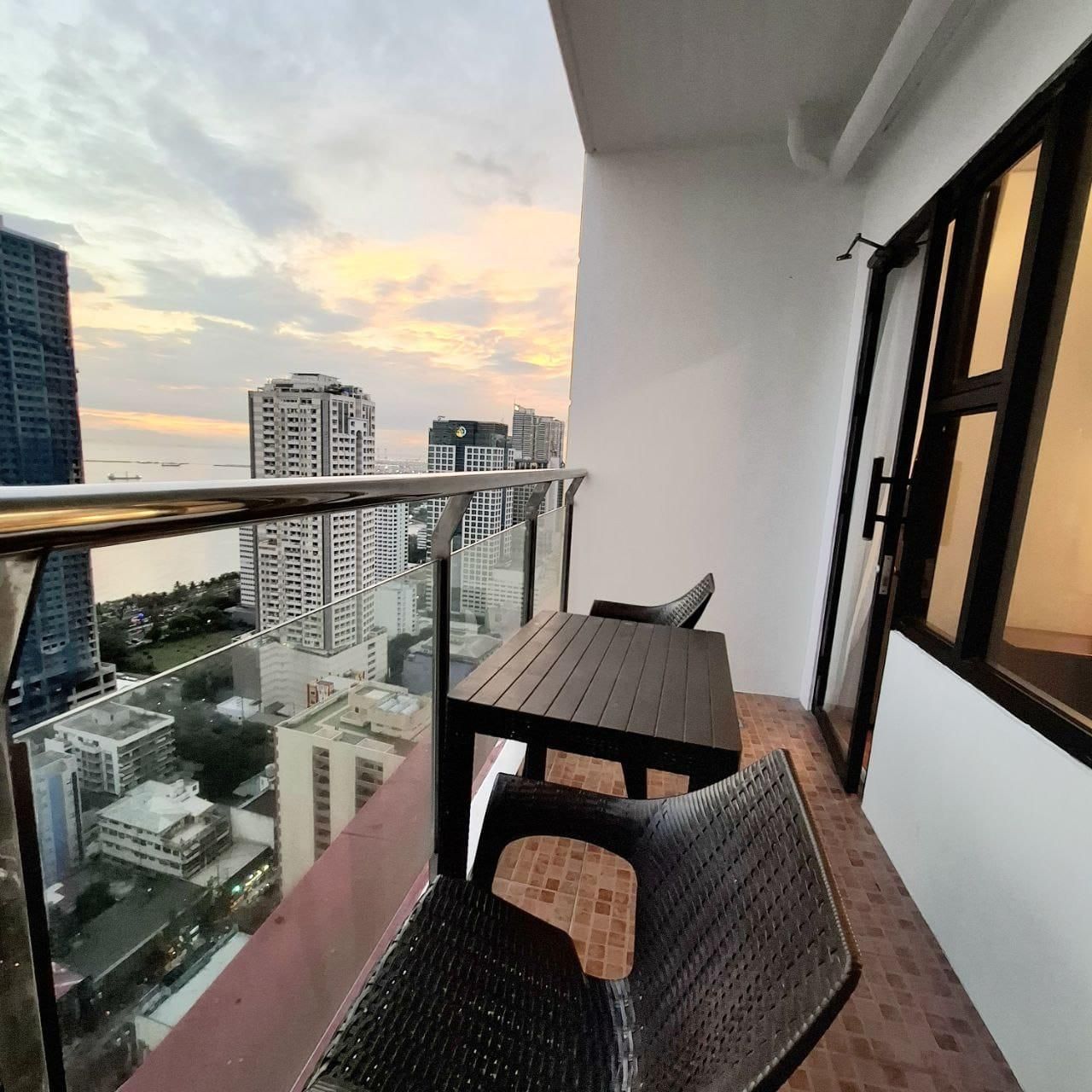 Elegant Room with Balcony