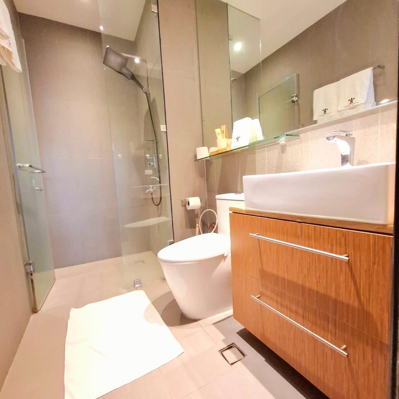 Deluxe Suite with King Bed
