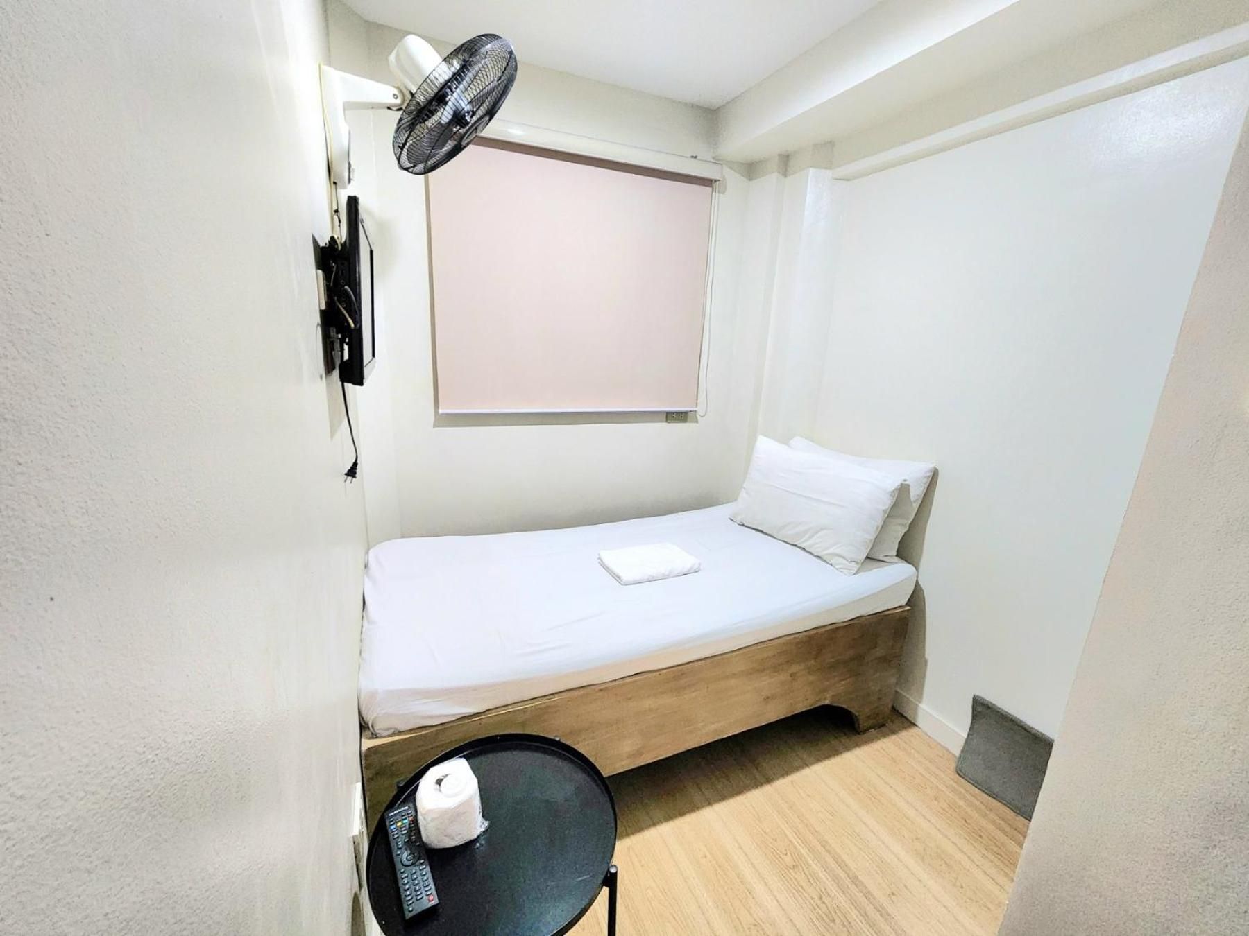 Single Fan Room with Shared Bathroom