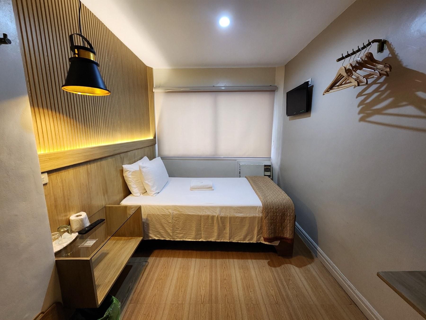 Deluxe Room with Private Bathroom