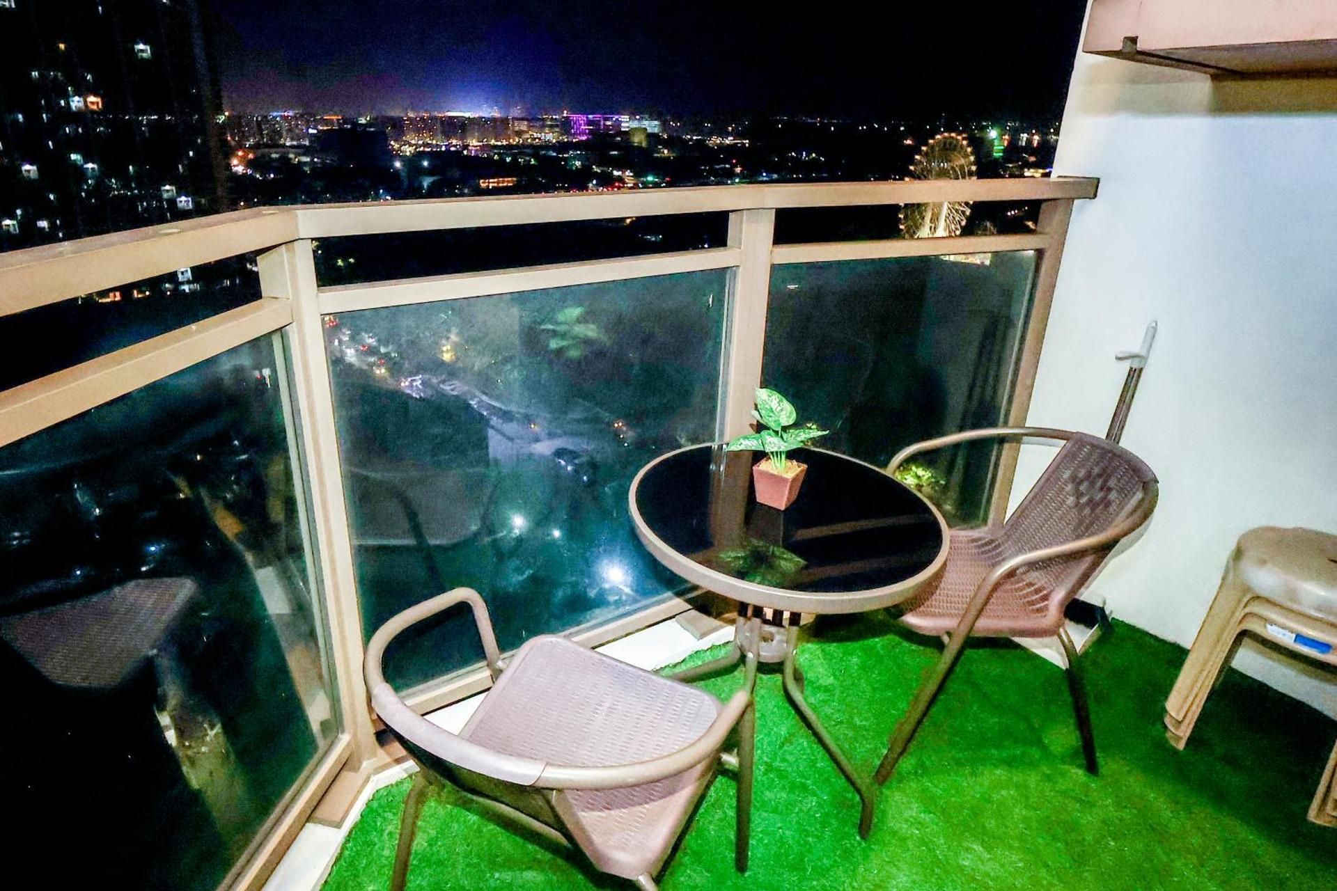 Apartment with City View