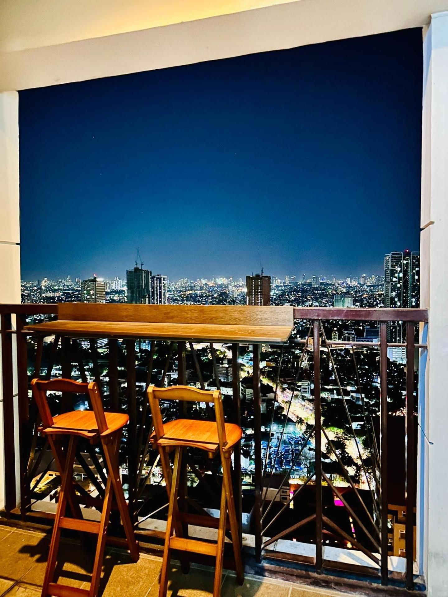 Classic One-Bedroom Apartment with King Bed