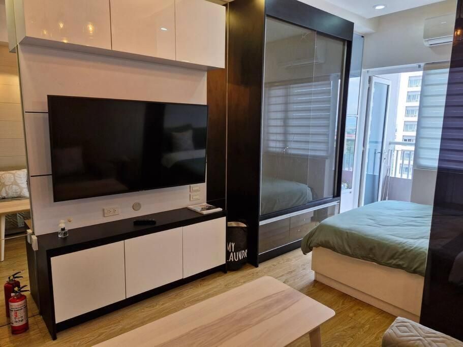 Studio with Balcony