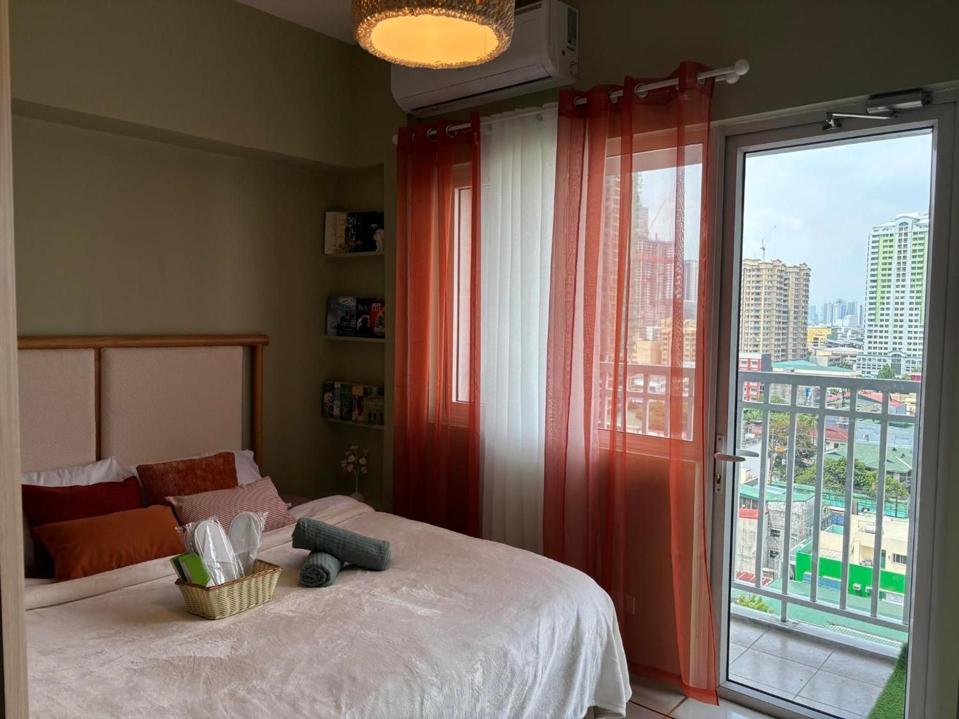 Deluxe Queen Suite