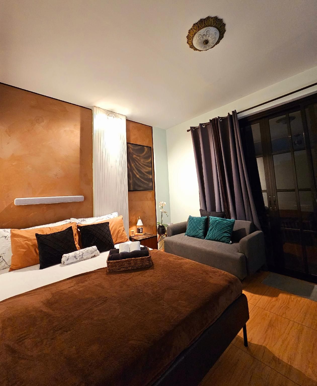 Standard Room with Queen Bed and Sofa