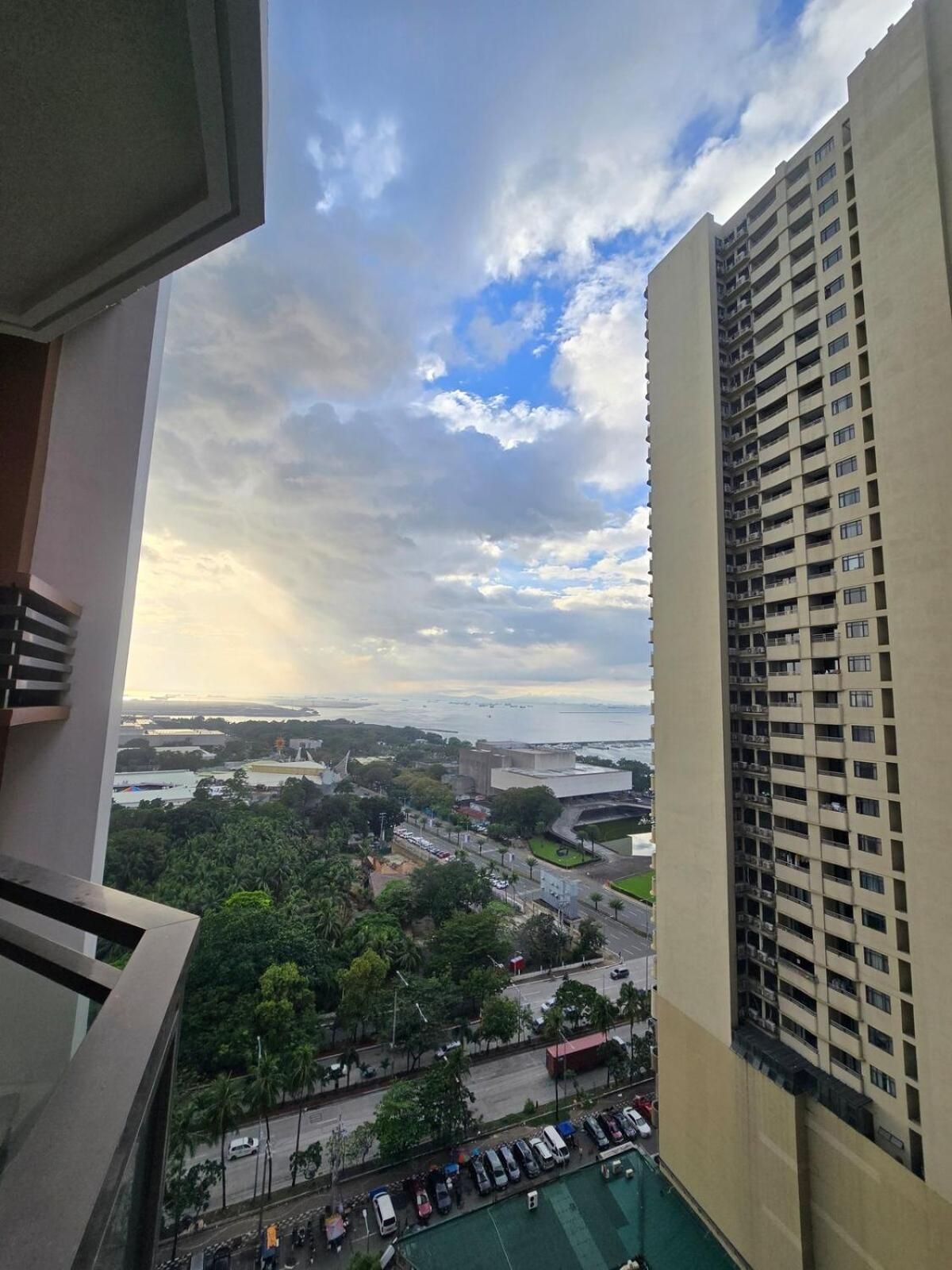 One-Bedroom Apartment with Balcony and Sea View