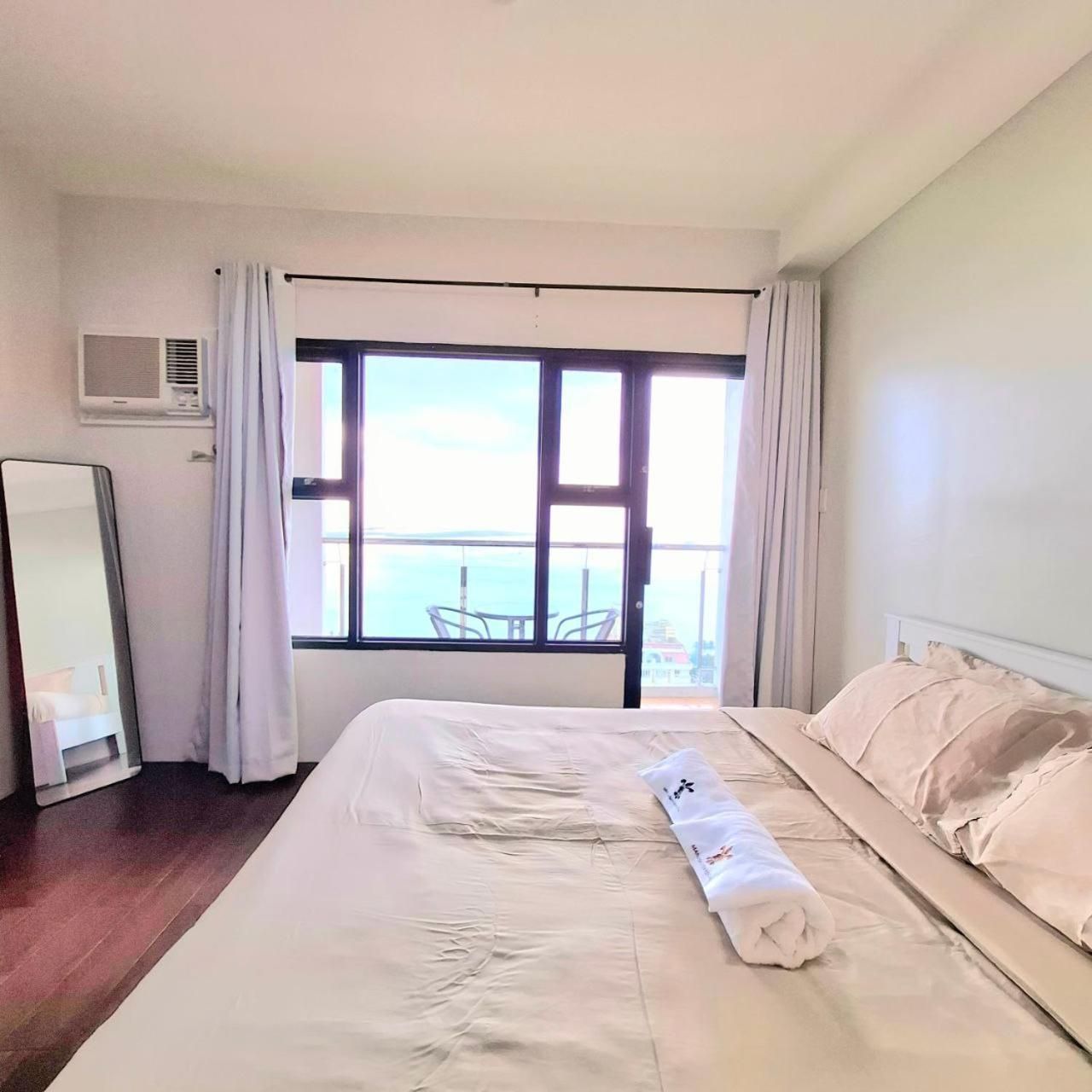 Superior One-Bedroom Apartment with Balcony