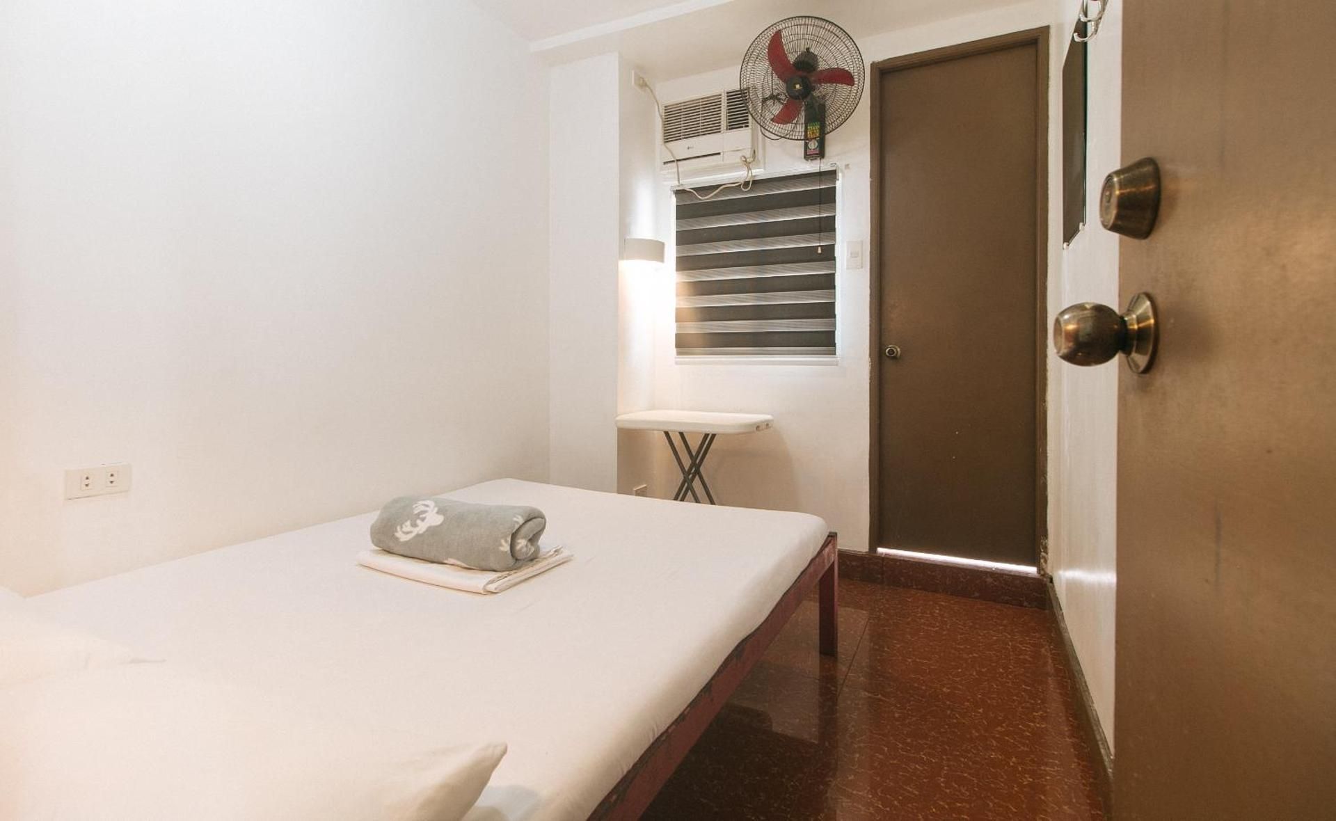 Standard Double Room with Shared Bathroom