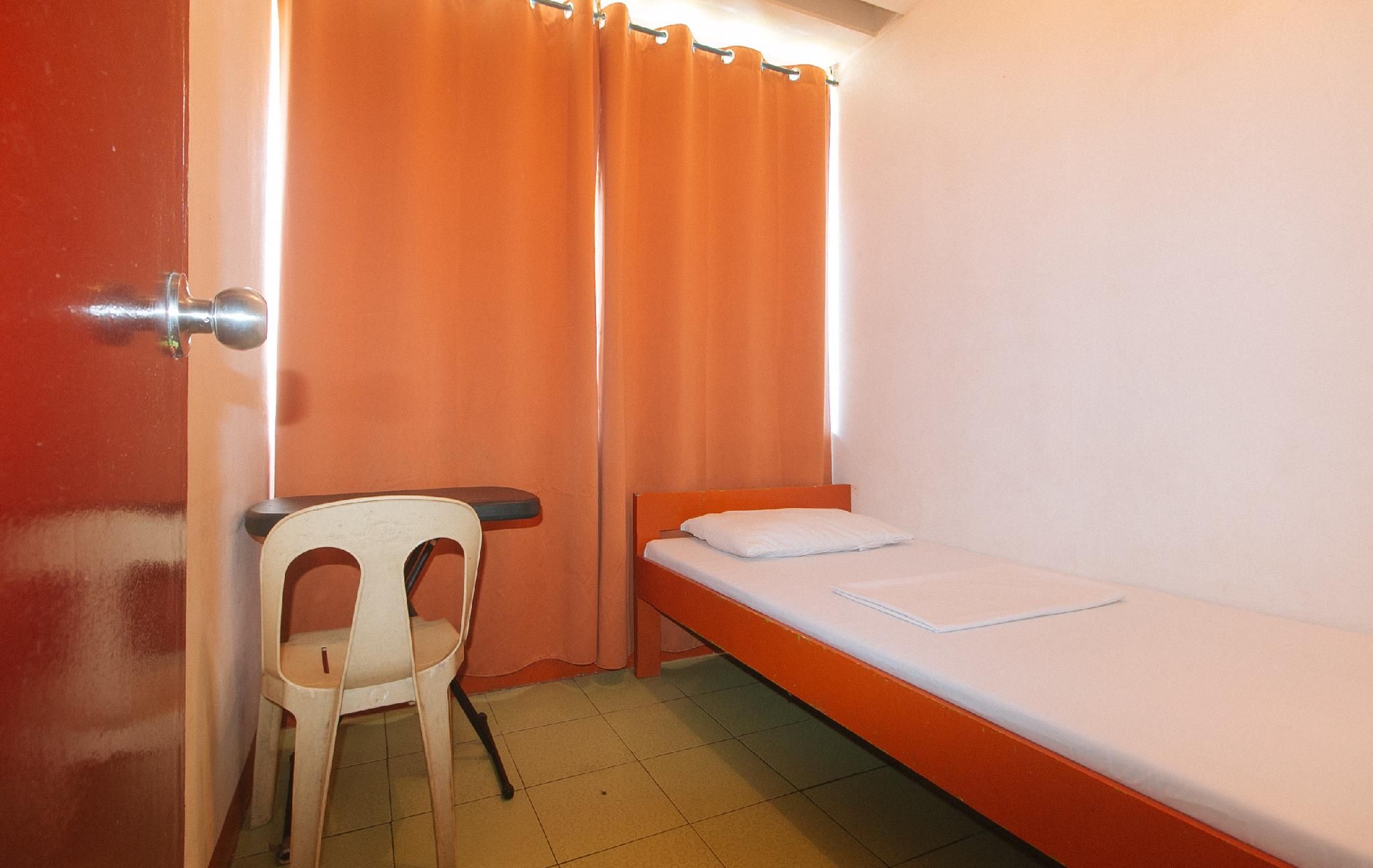 Single Room with Shared Bathroom