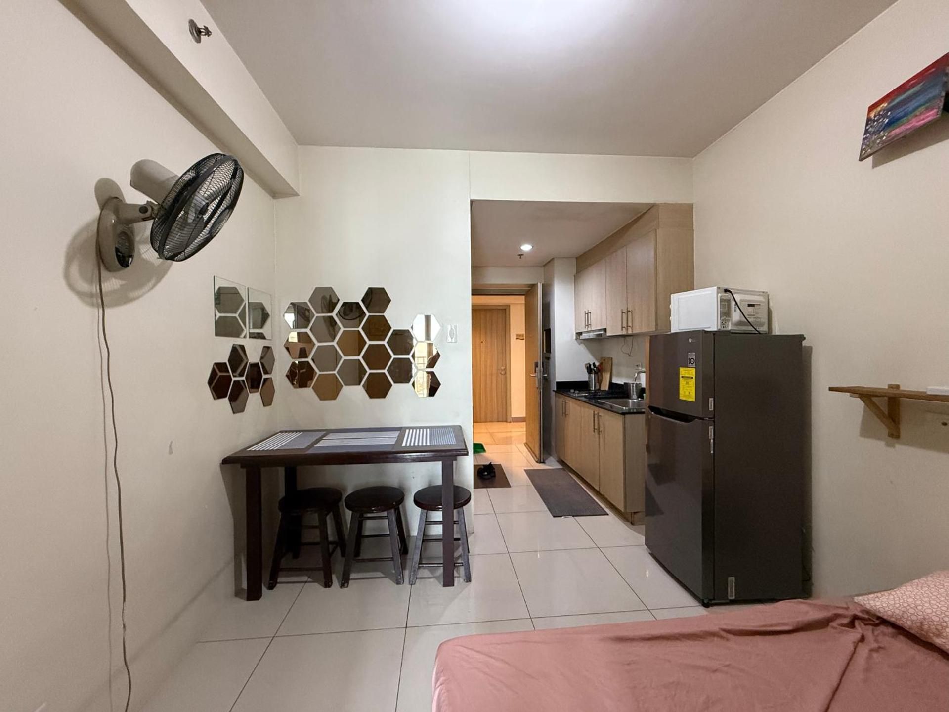 One-Bedroom Apartment with Balcony and Sea View