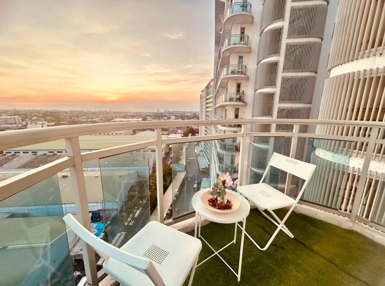 Apartment with Balcony