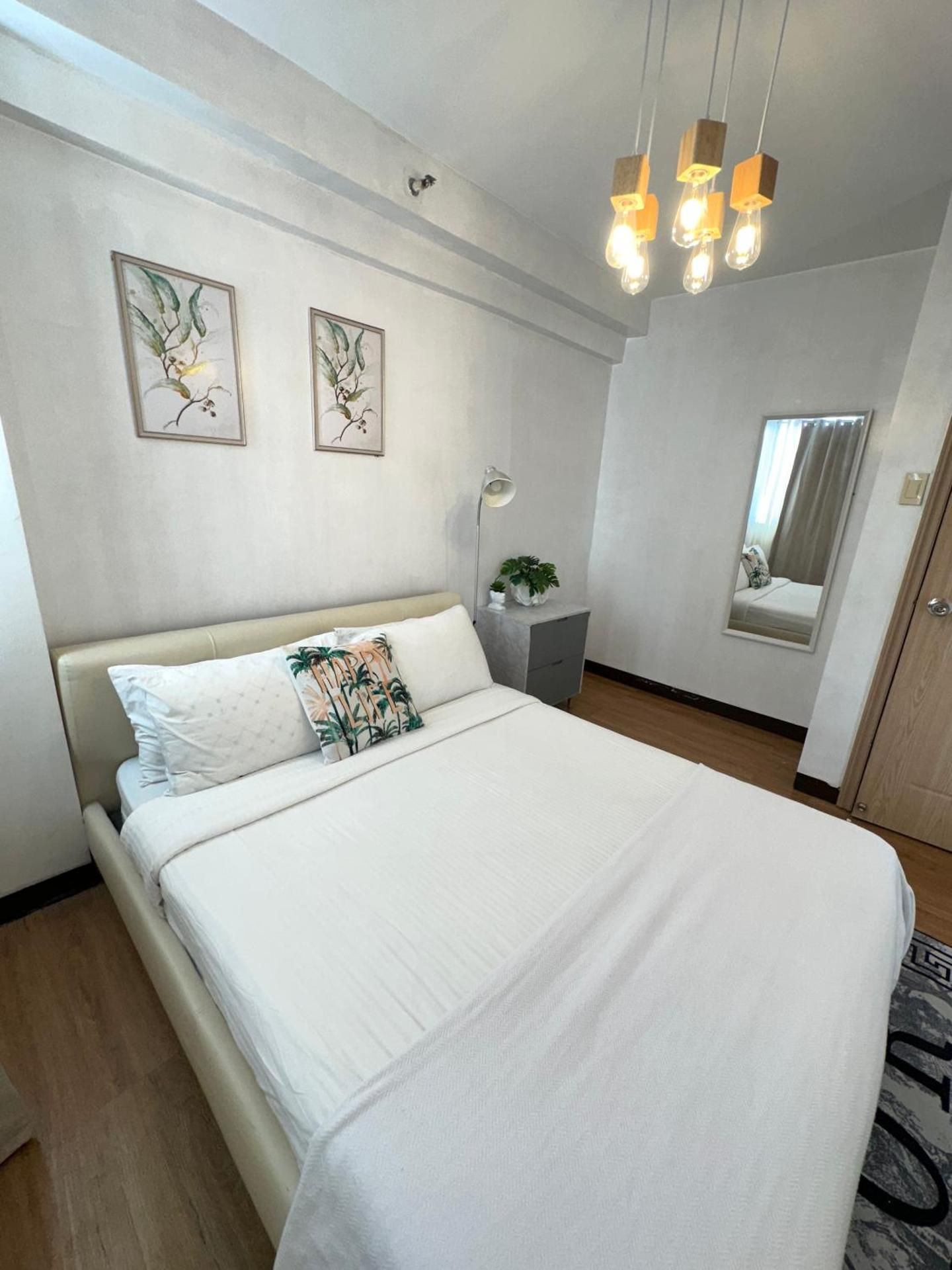 Lancris Residences 2 Bedroom Entire Apartment near Airport with Pool Two-Bedroom Apartment 2