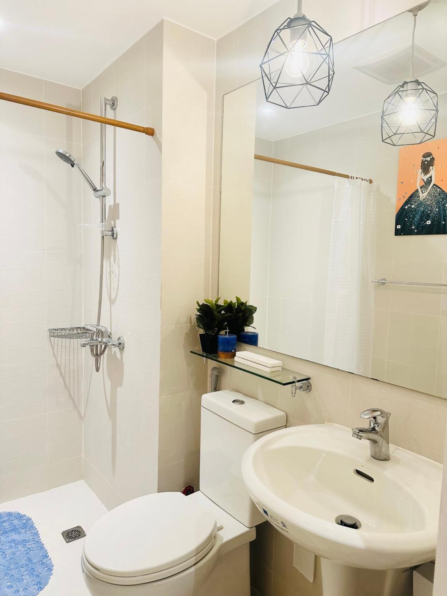Deluxe One-Bedroom Apartment with City View