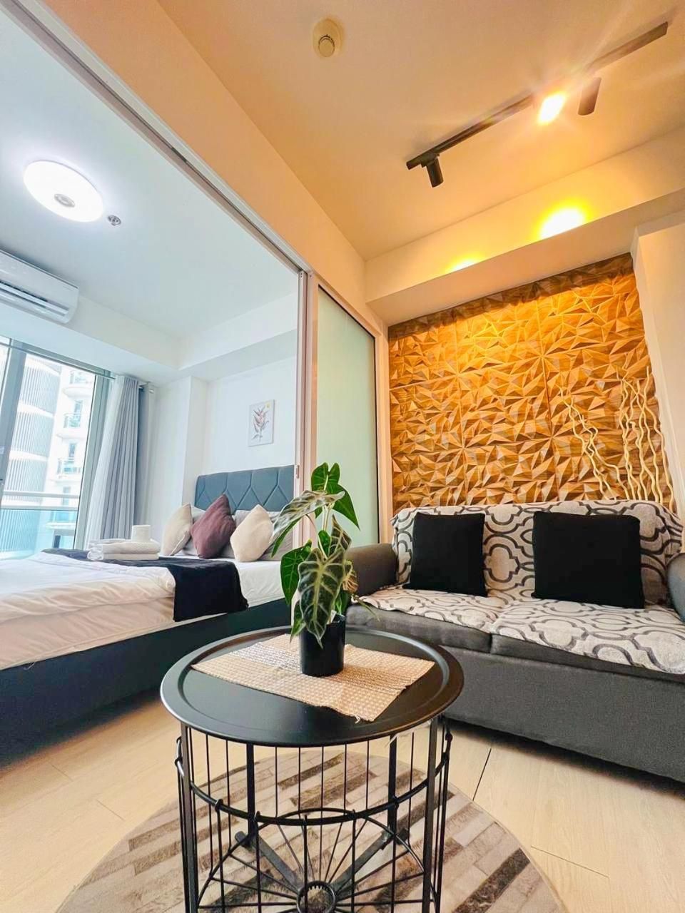 One-Bedroom Apartment with Pool View