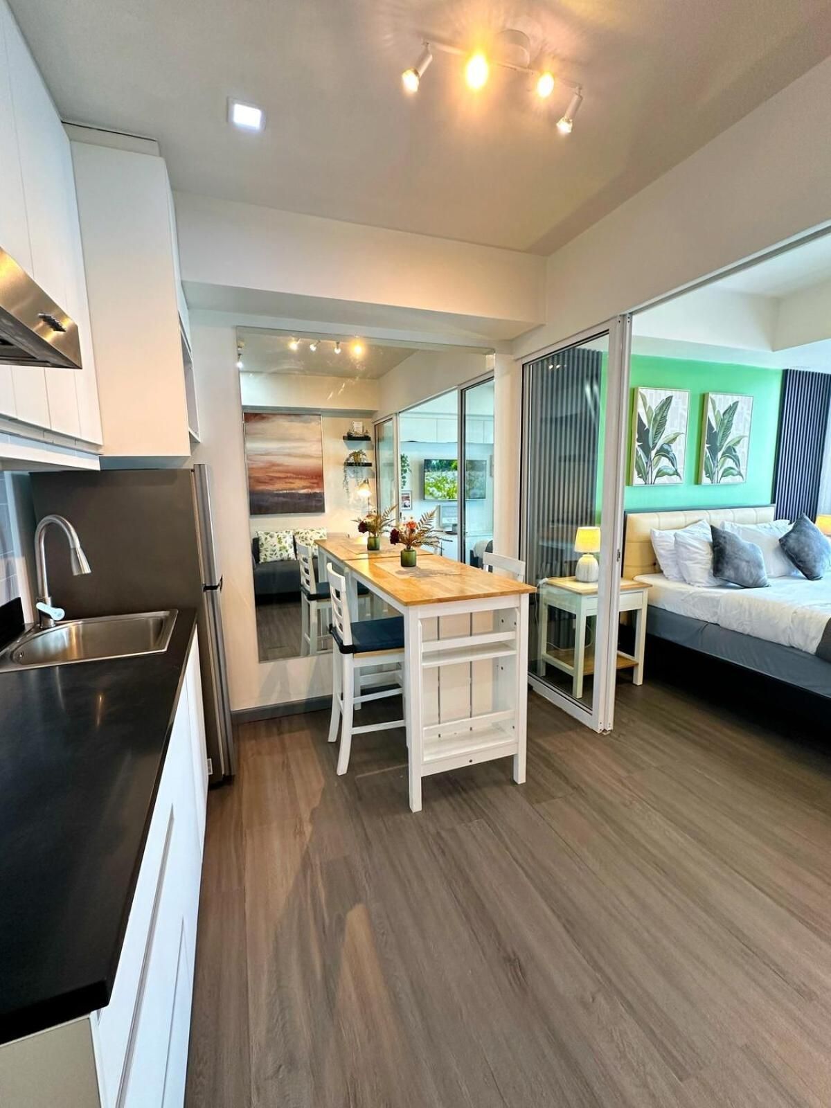 Apartment with City View