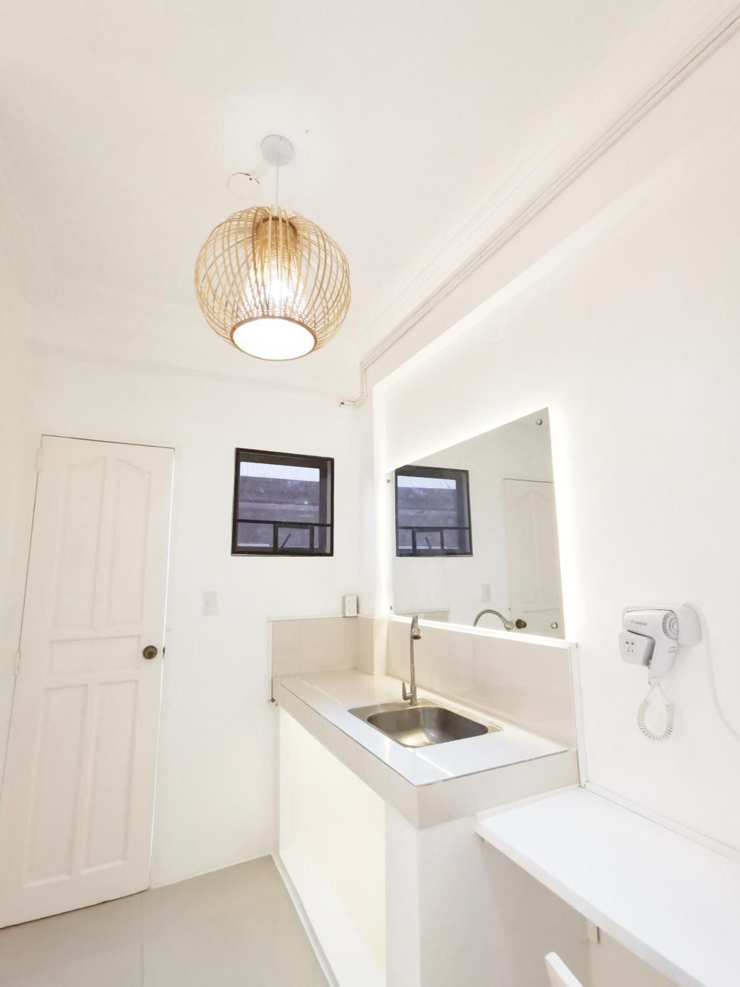 NomadsMNL Hostel Quadruple Room 3