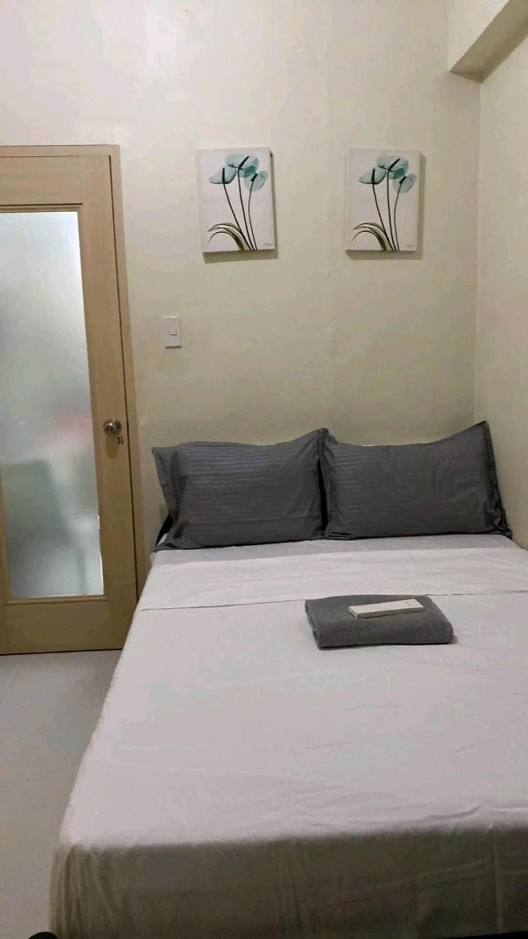 CHATEAU ELYSEE a7 near Airport and Sm mall One-Bedroom Apartment