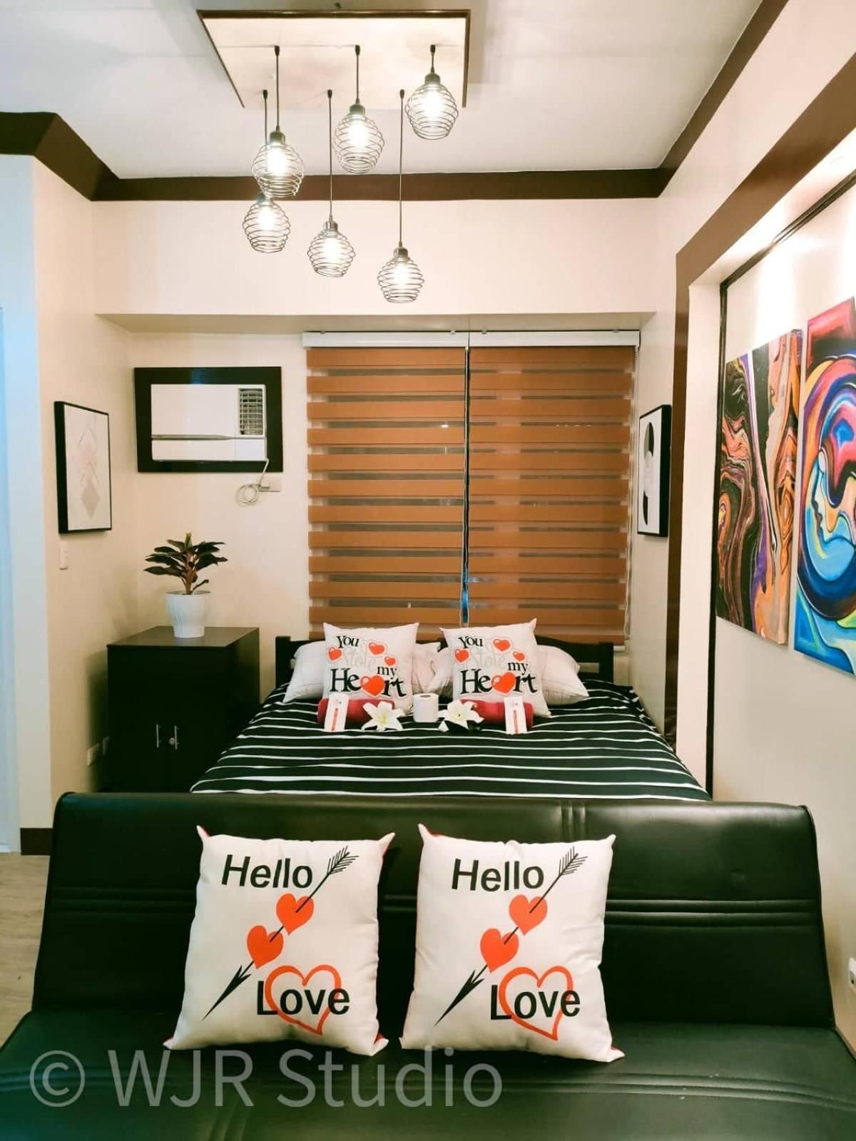 Deluxe King Studio