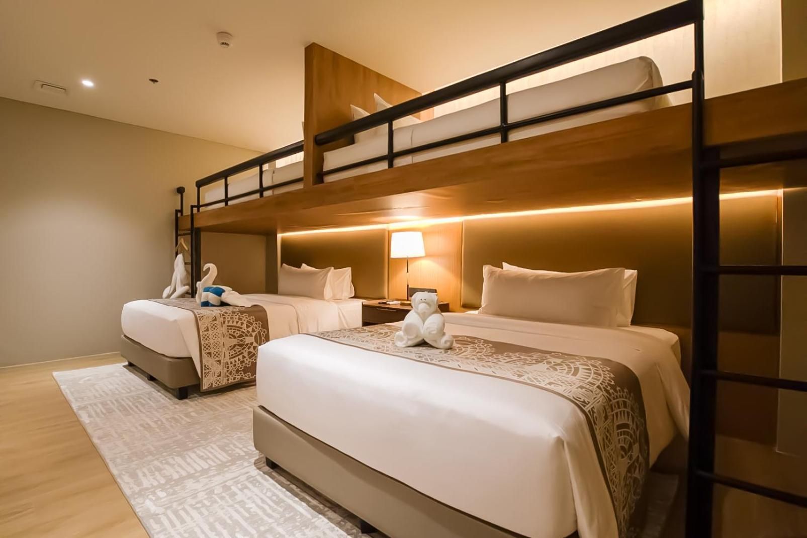 Brittany Hotel Villar City Bridge Room 2