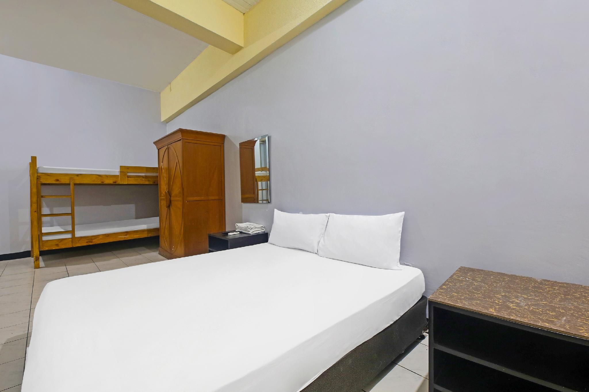 OYO 901 Ranchotel Tunasan Standard Family 2