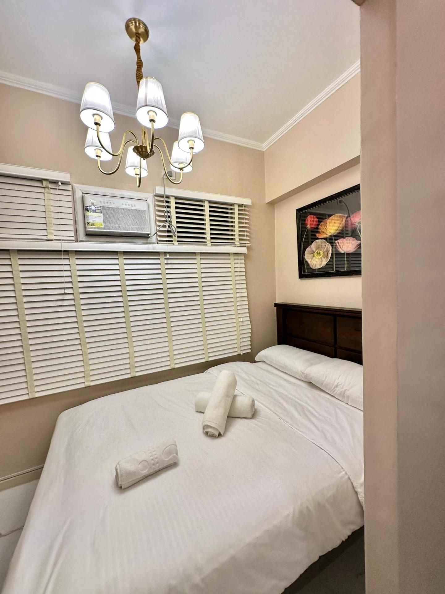 Studio Apartment with One Double Bed