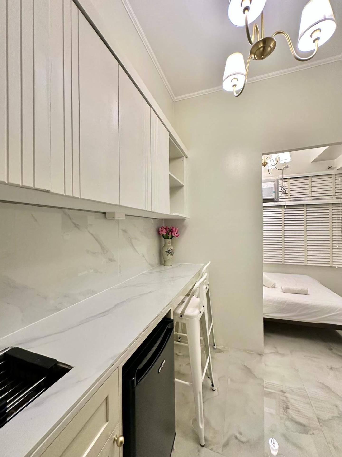 Studio Apartment with One Double Bed