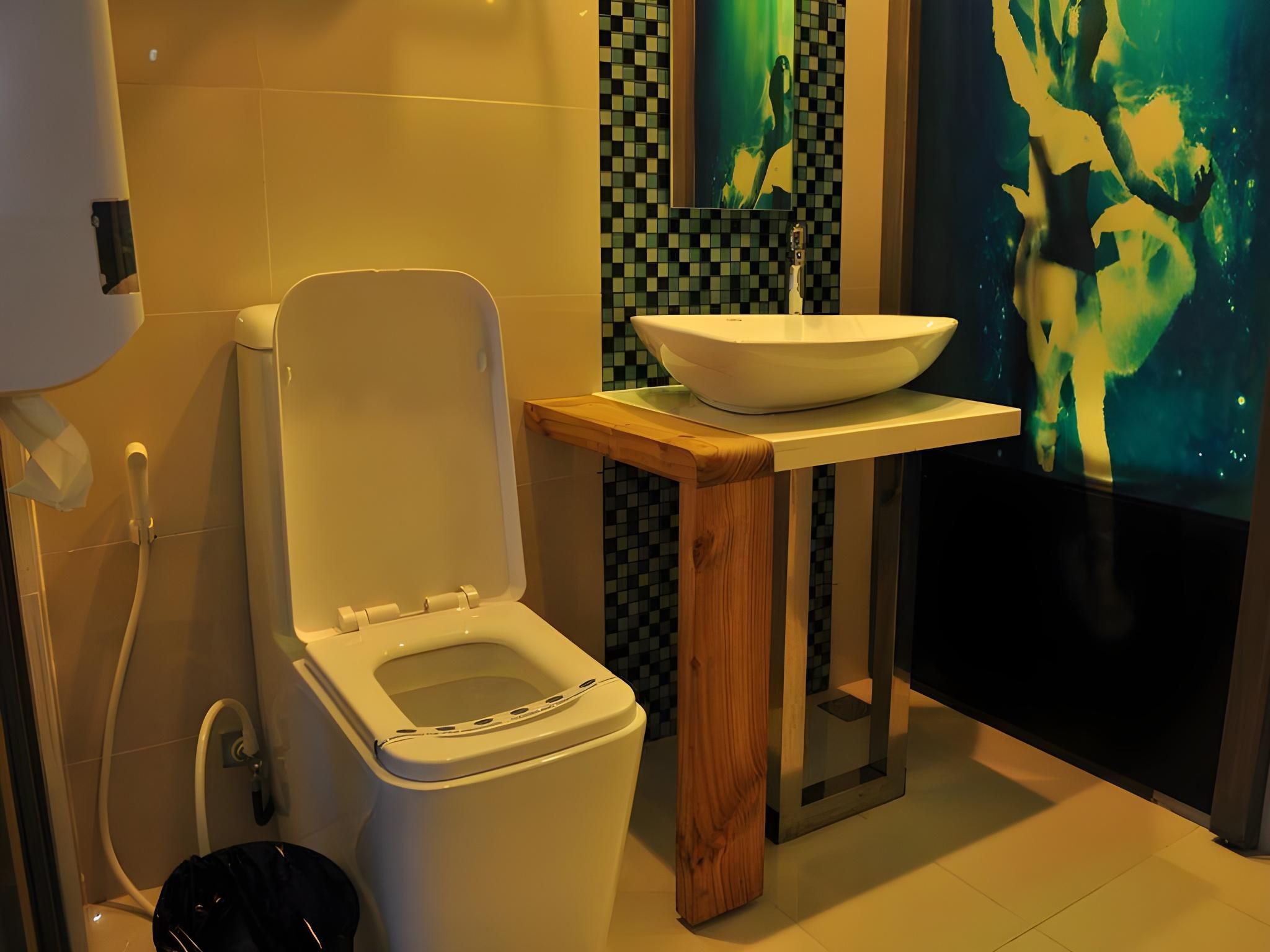 Hotel Dream World Las Pinas Mini Suite with Private Garage 3