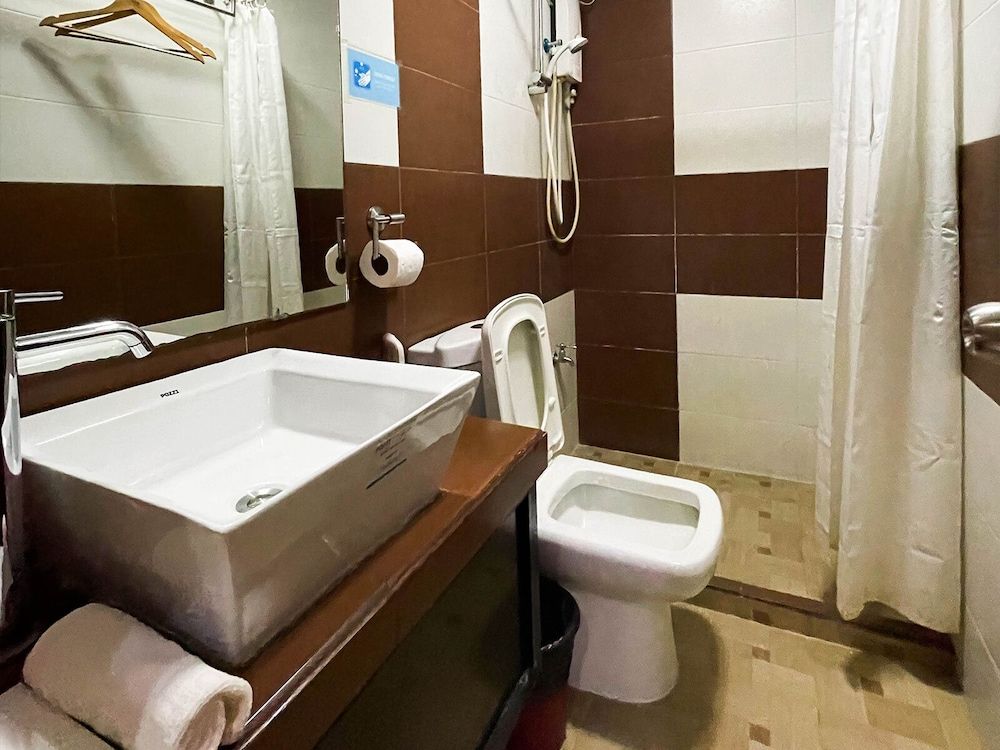 Siayan Travellers Inn Manila powered by Cocotel Standard Room 5