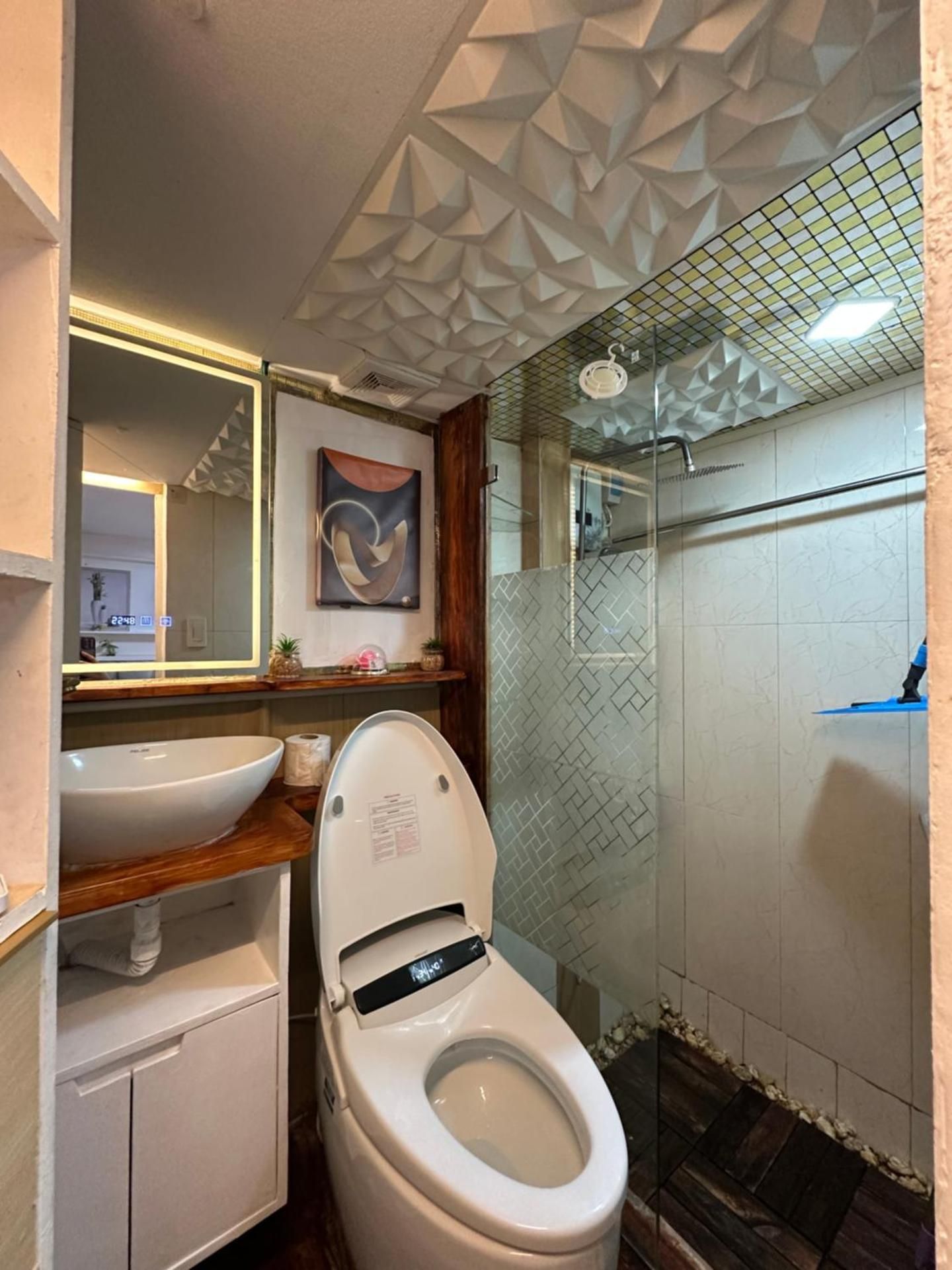 Deluxe Queen Suite