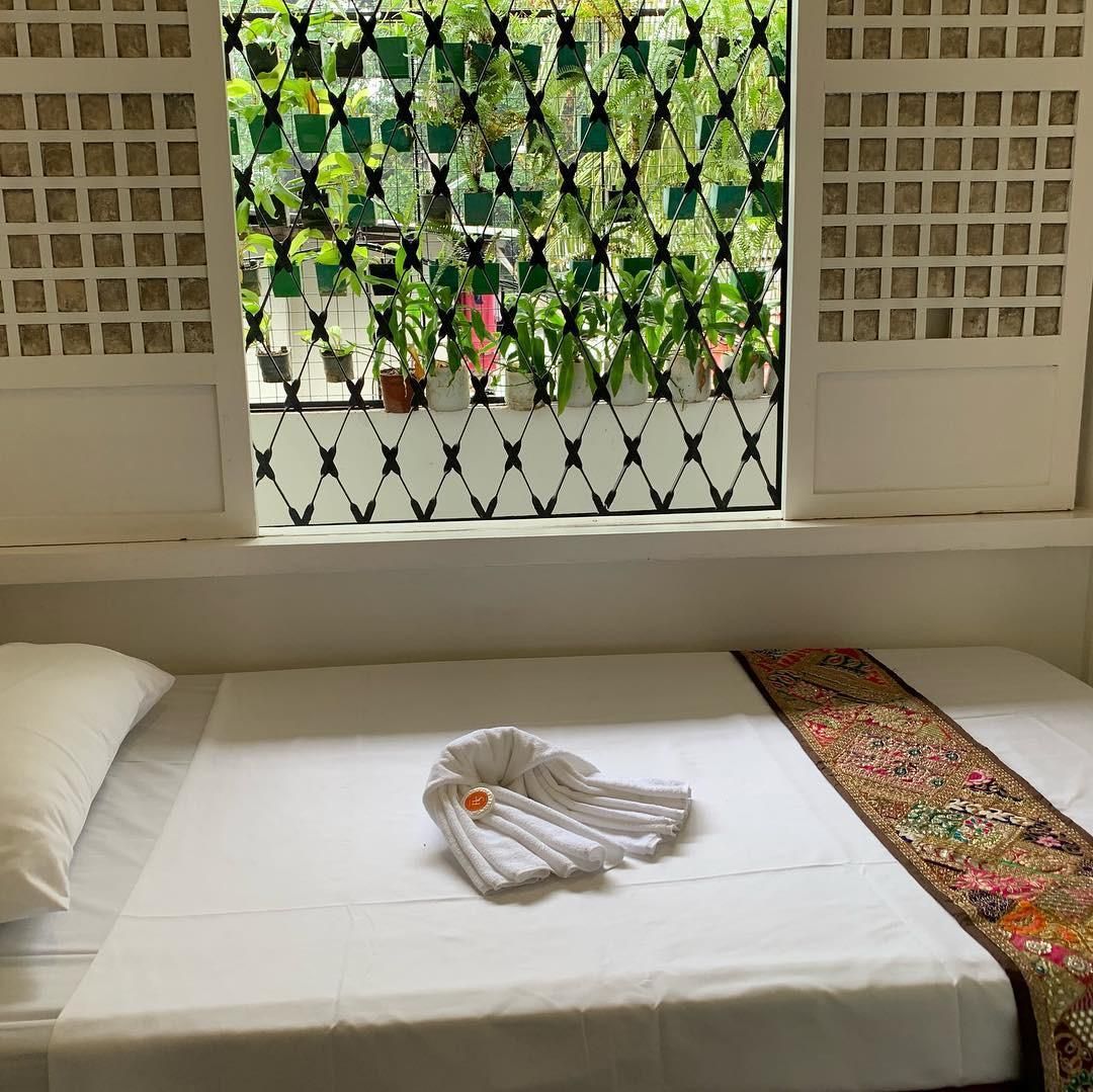Single Fan Shared Bathroom