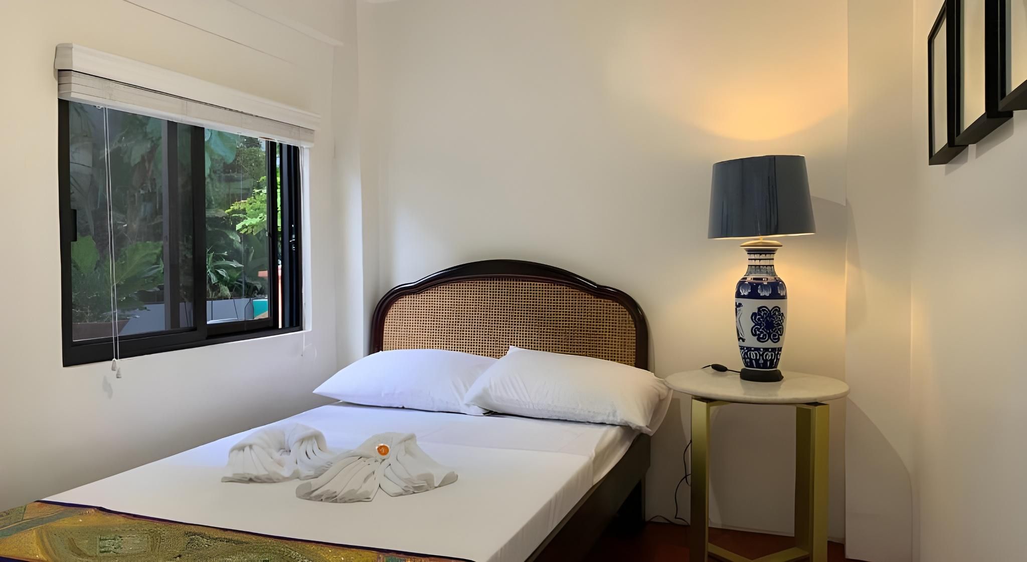 Courtyard Hotel Standard Double Fan Room 2