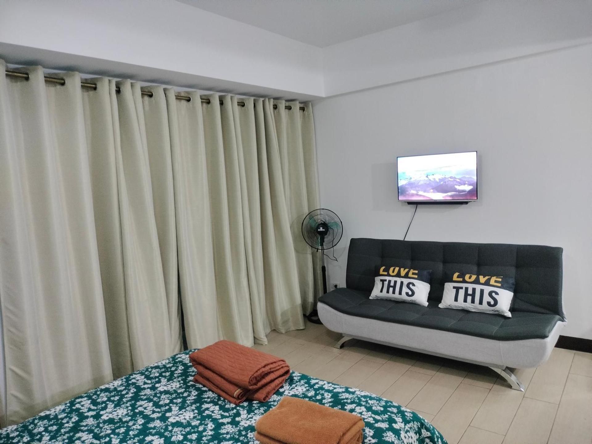 Studio with Sofa Bed
