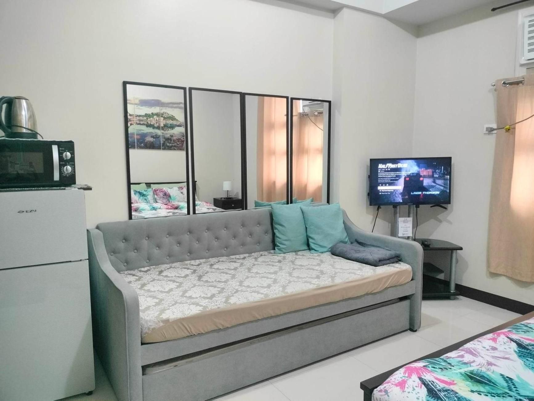 Studio with Sofa Bed