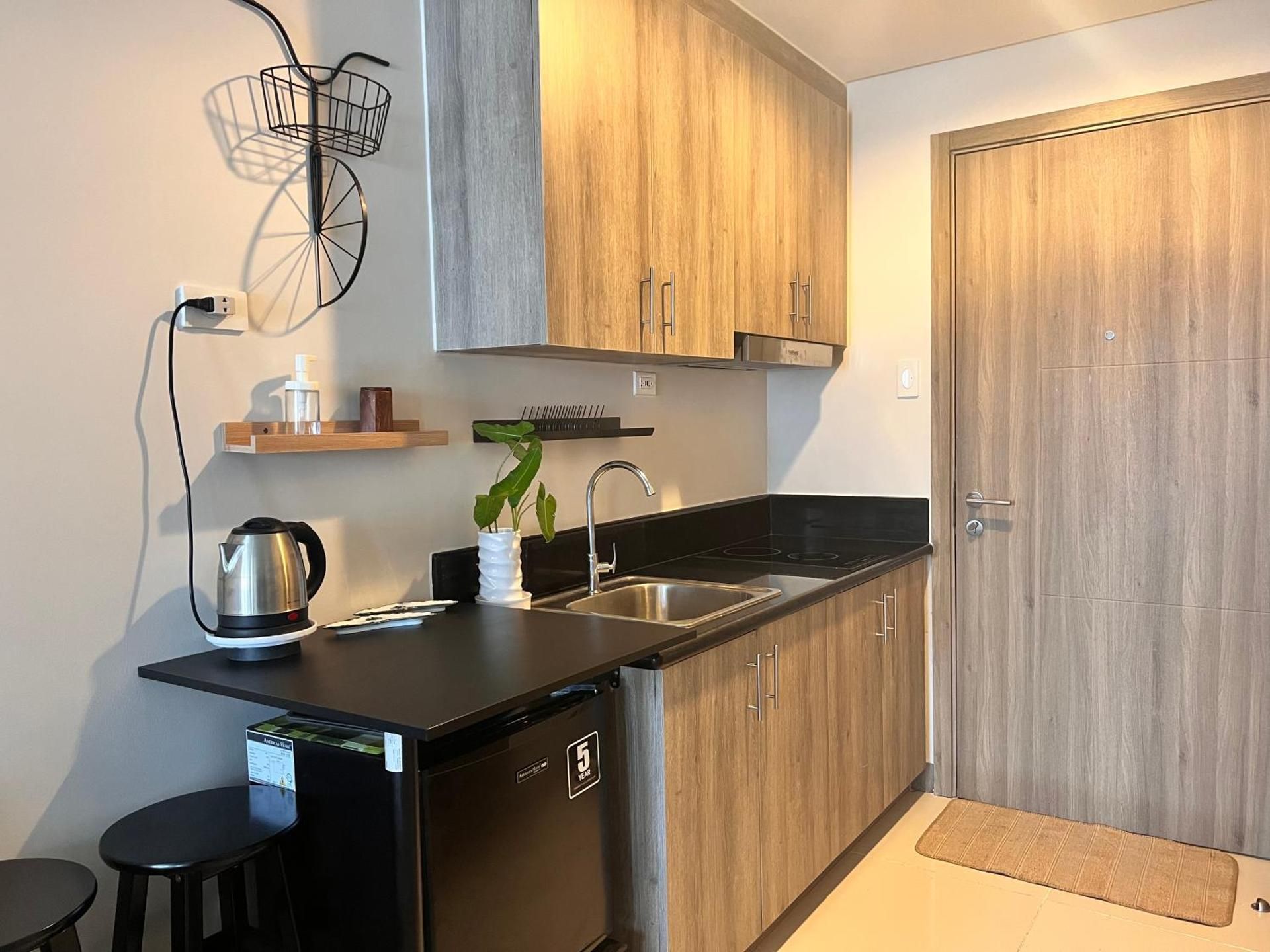 CozyCoastStay by APPLETRAVELBEYONDPH Queen Suite 3