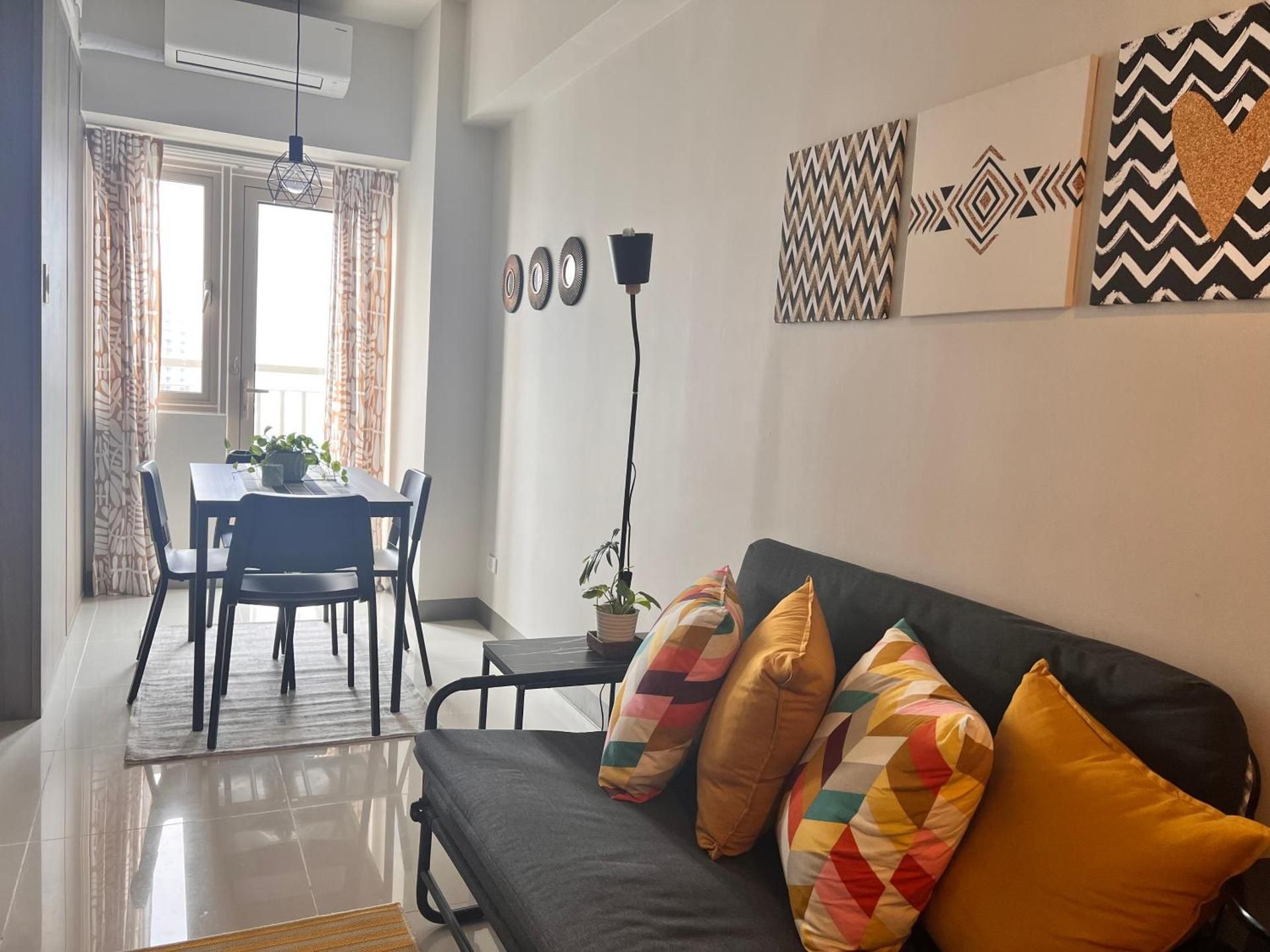 CozyCoastStay by APPLETRAVELBEYONDPH Queen Suite 2