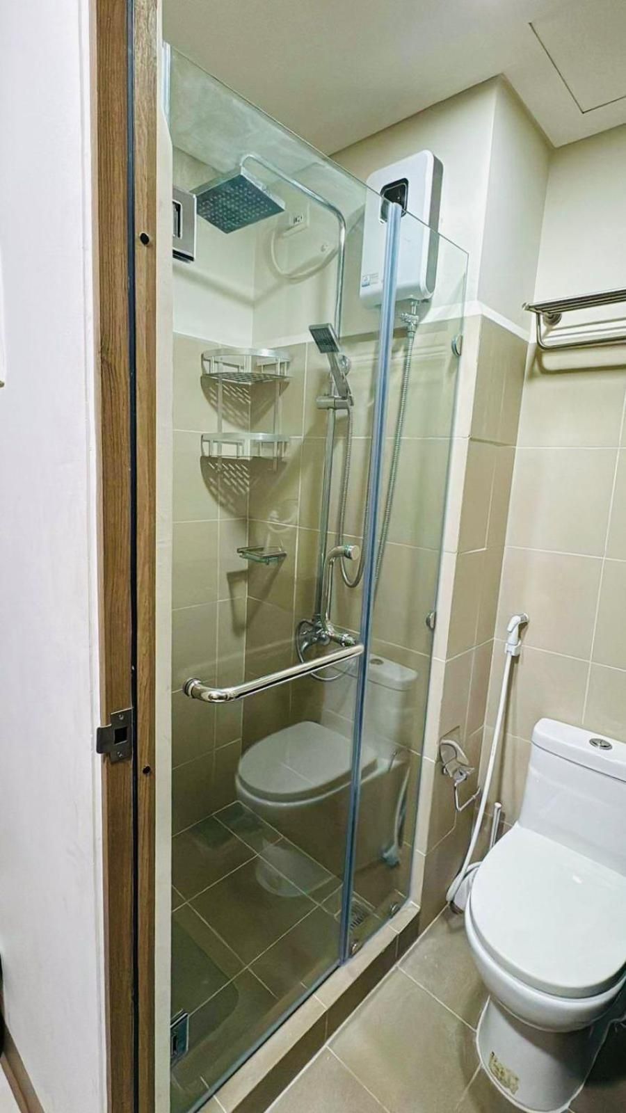 Coast Residences - 2 Bedroom with Balcony facing Mall of Asia, Manila Bay & Pool View Two-Bedroom Apartment 2