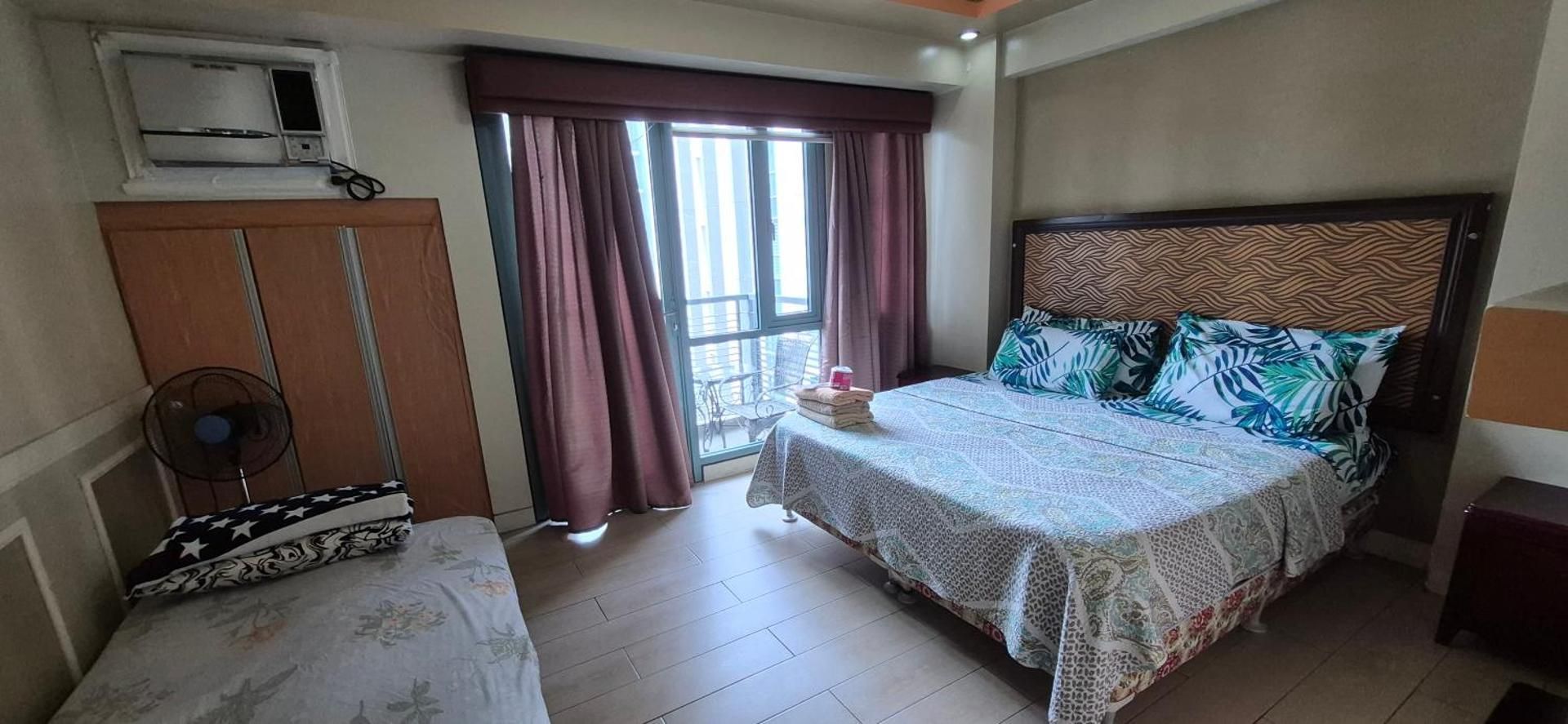 Studio with Sofa Bed