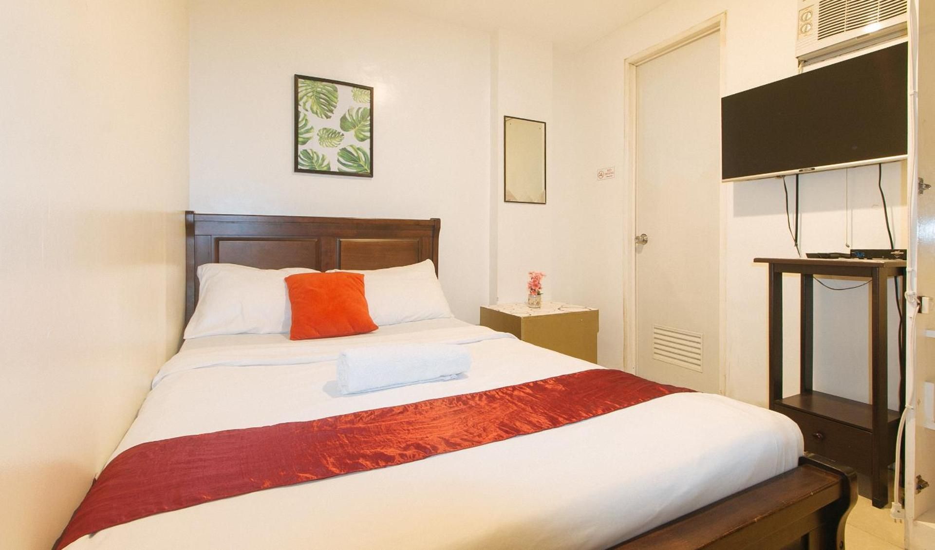 Standard Double with Shared Bathroom