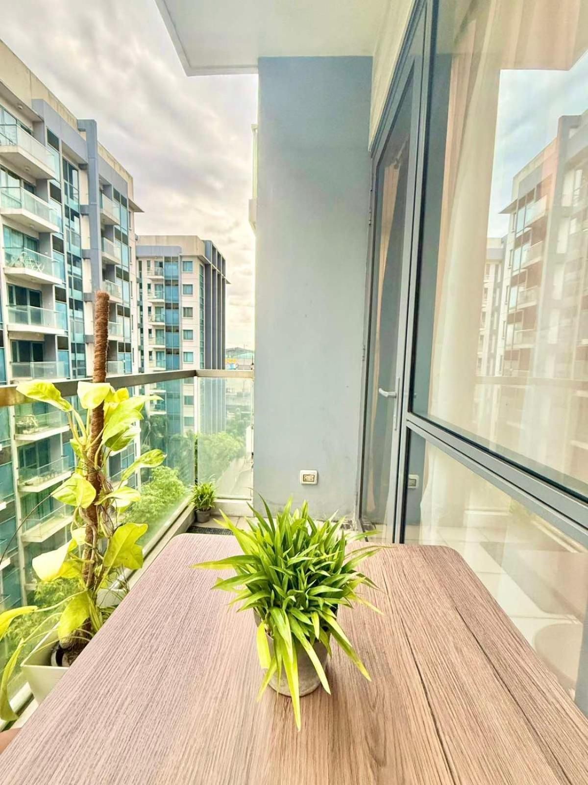 Studio with Balcony