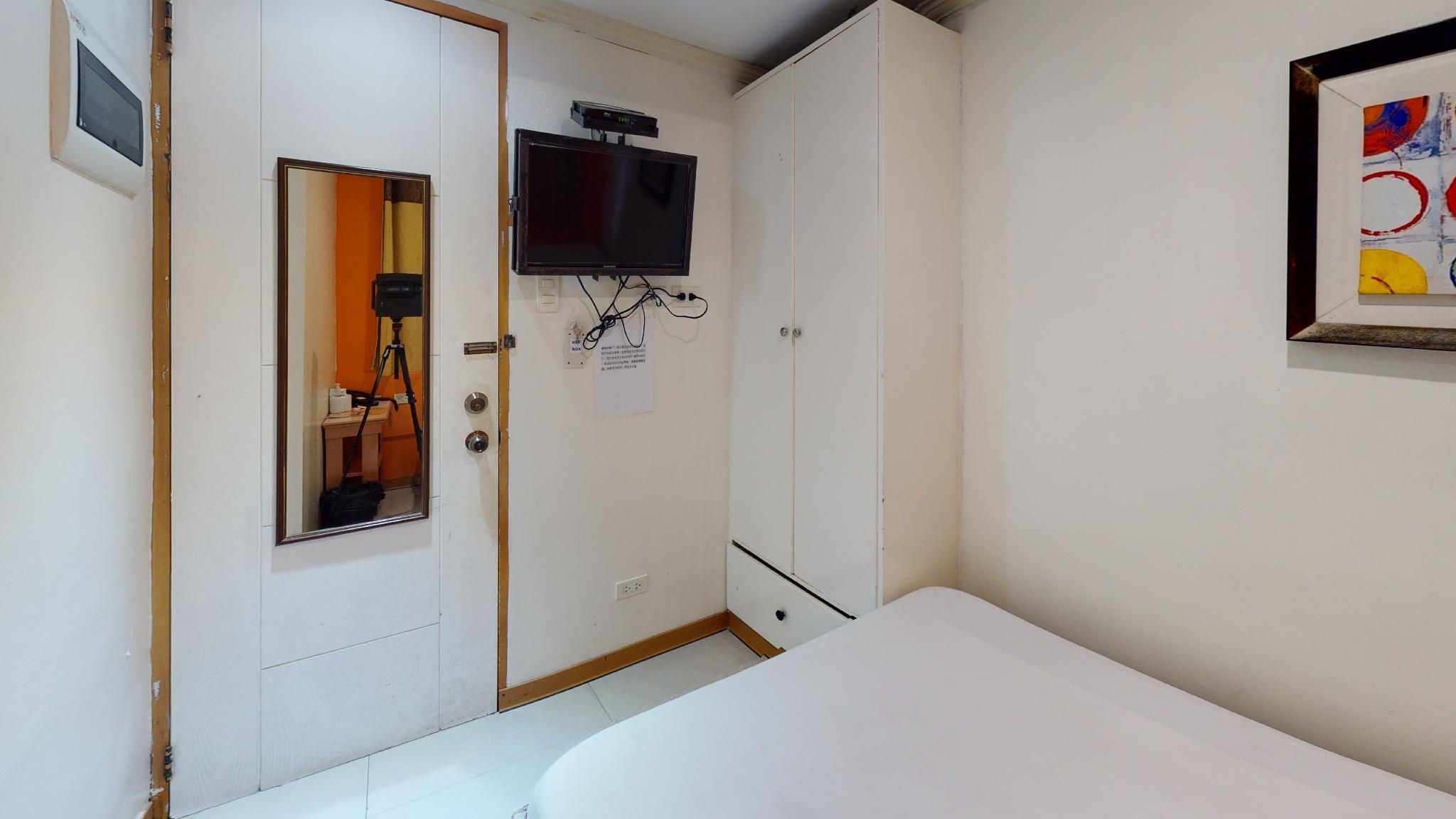 Standard Double Shared Bathroom
