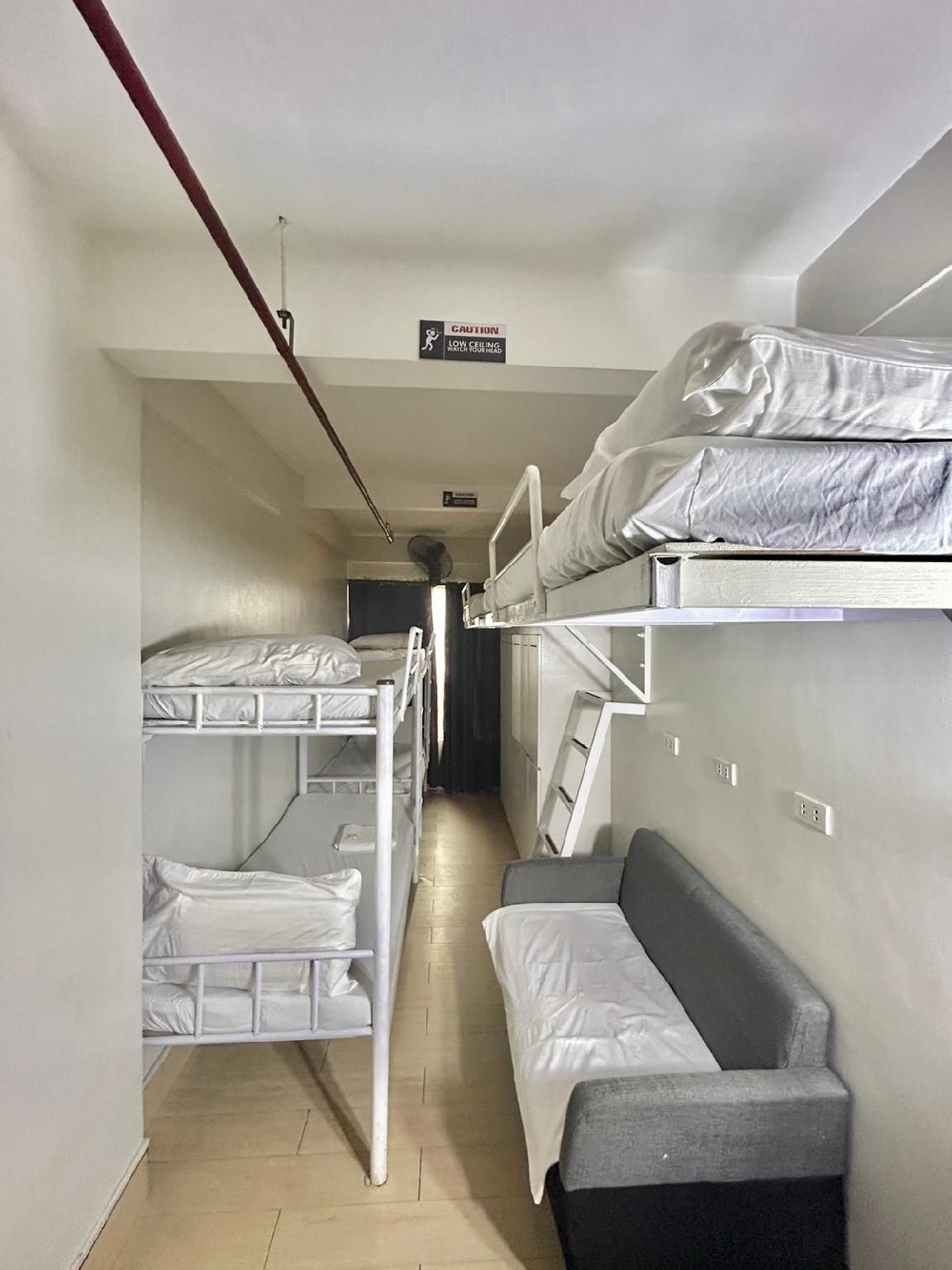 Standard Room for 6 People